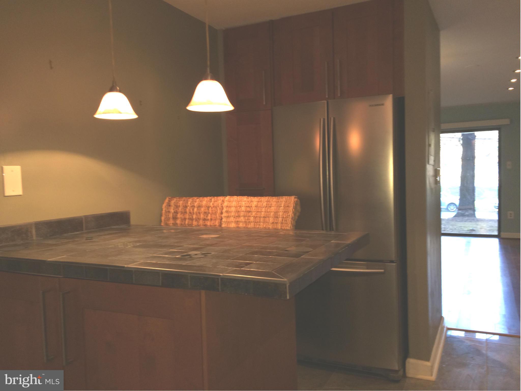 BRISTOL SQUARE - Residential Lease