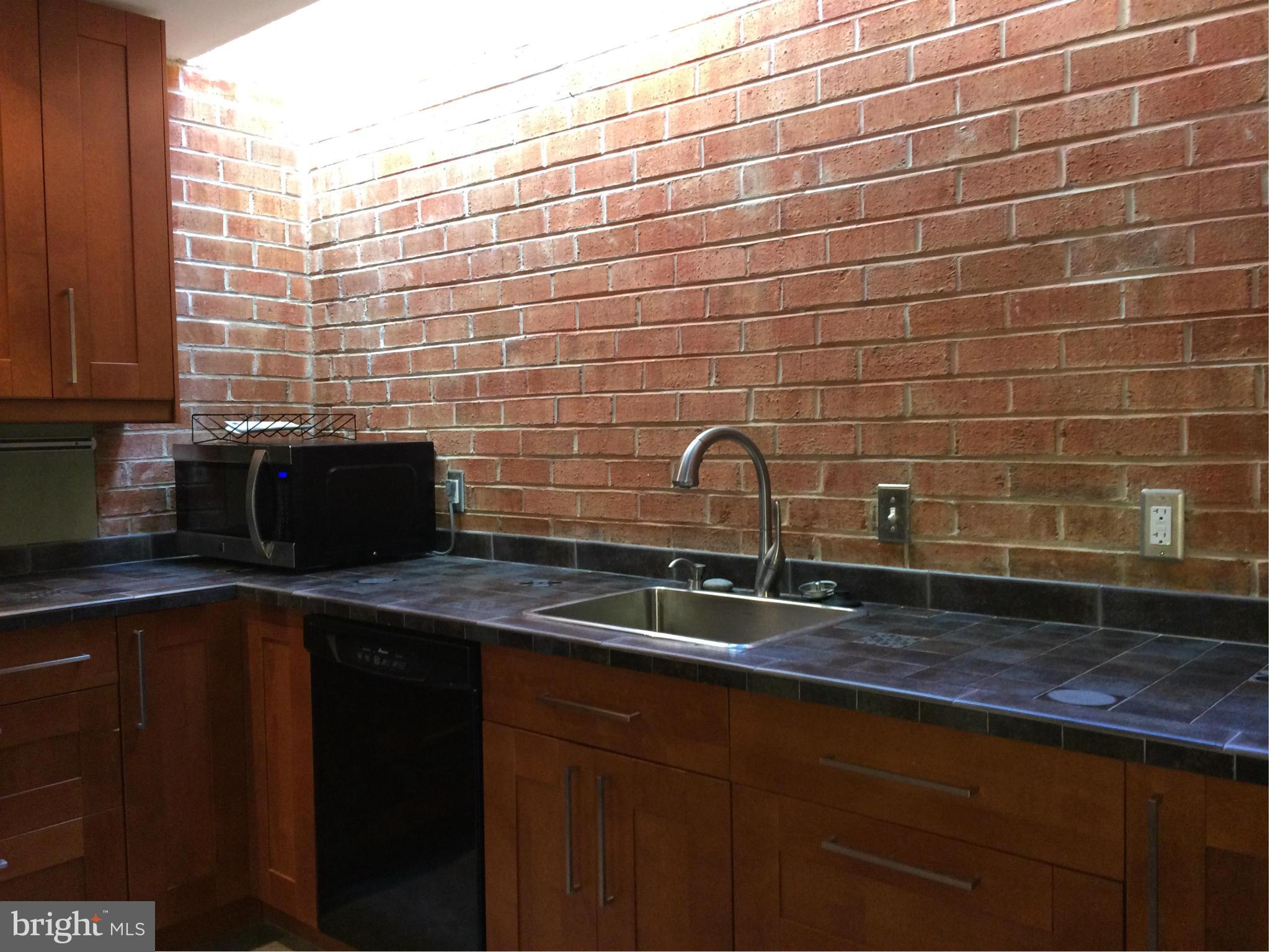 BRISTOL SQUARE - Residential Lease