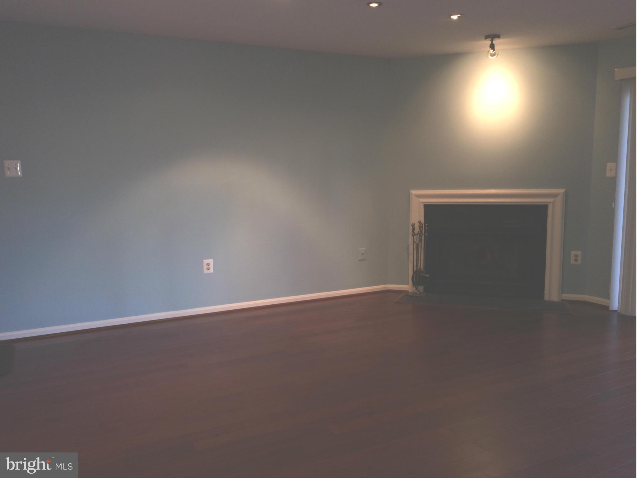 BRISTOL SQUARE - Residential Lease