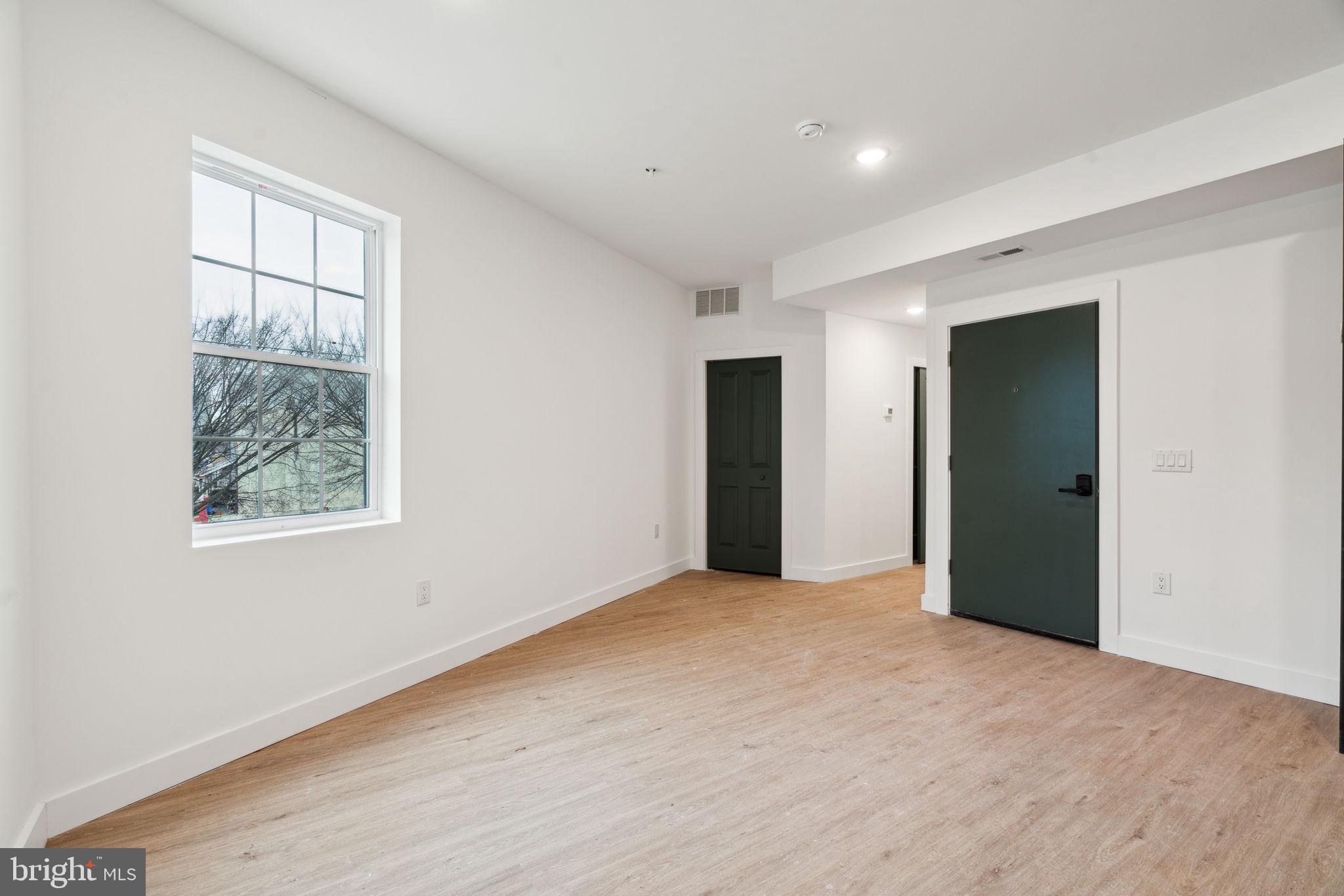 BELMONT - Residential Lease