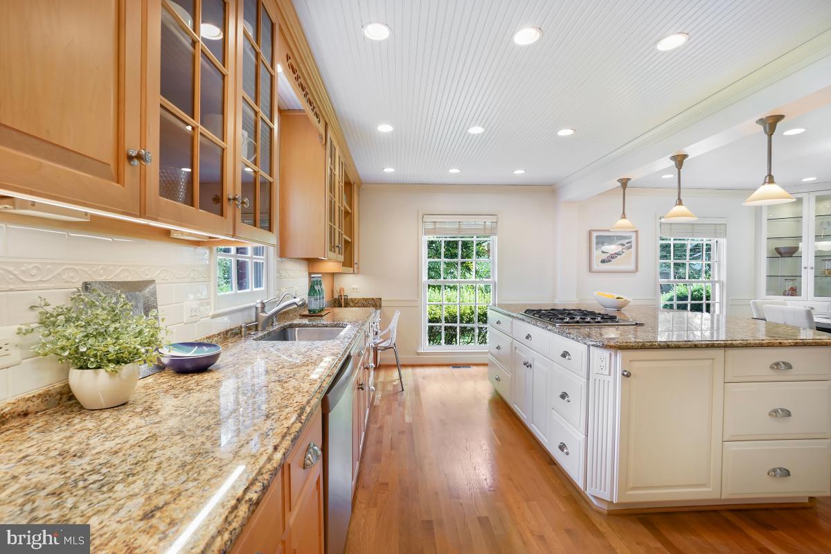 KENWOOD PARK - Residential