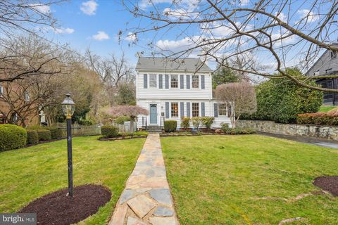 Photo of 3909 Everett Street, KENSINGTON, MD 20895 (MLS # MDMC2170546) Photo of 3909 Everett Street, KENSINGTON, MD 20895 (MLS # MDMC2170546)