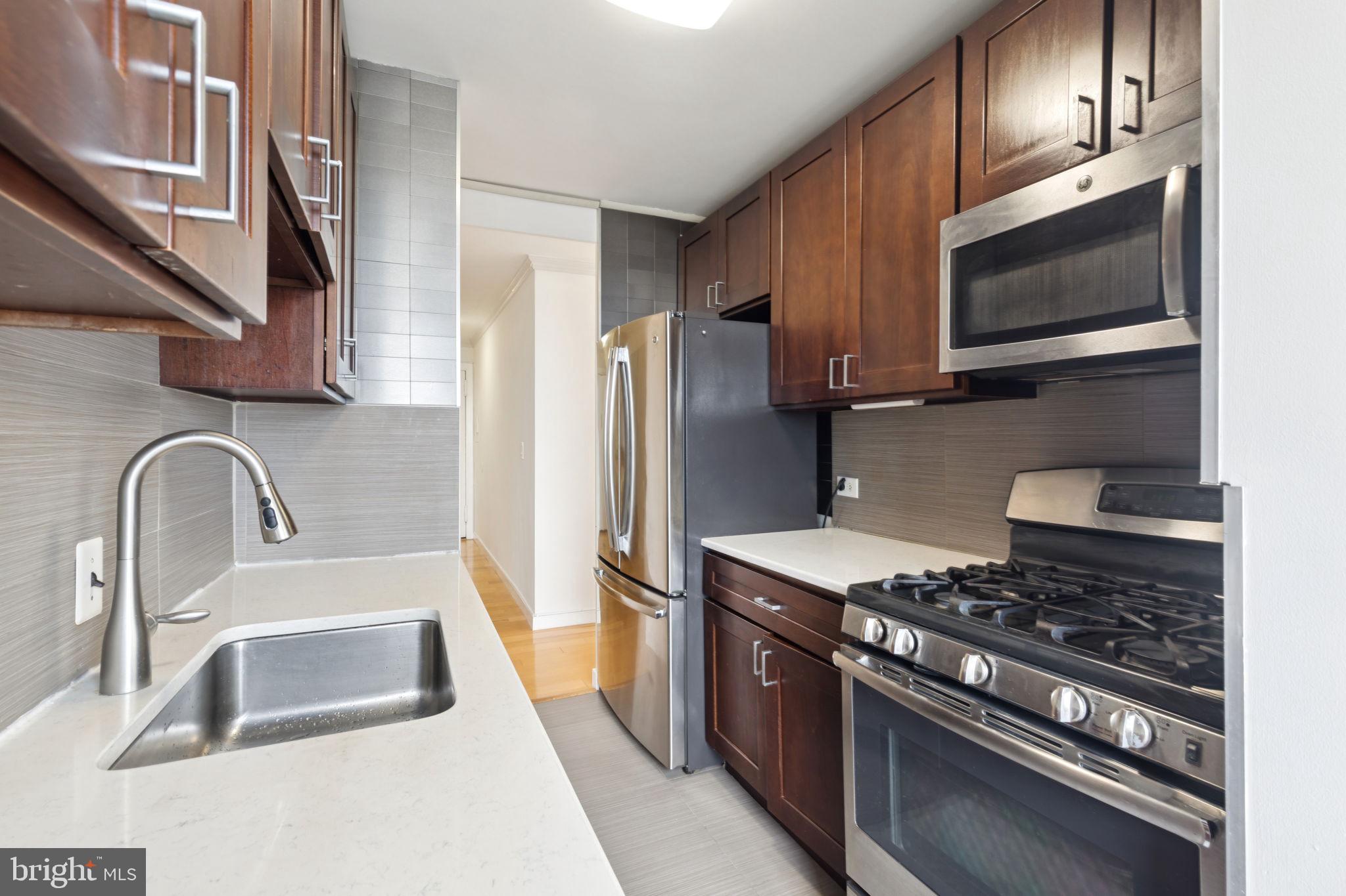 SOCIETY HILL - Residential