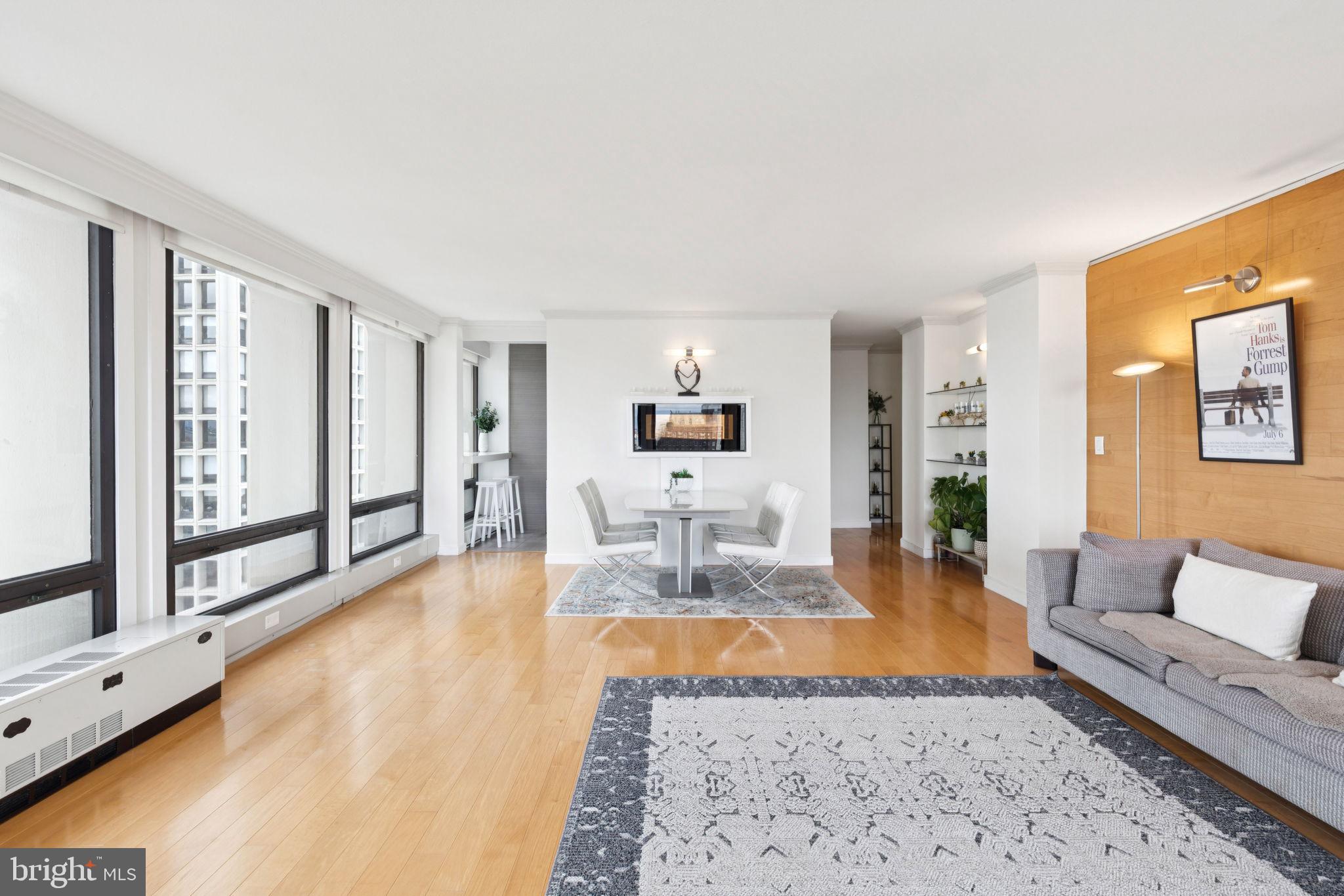 SOCIETY HILL - Residential