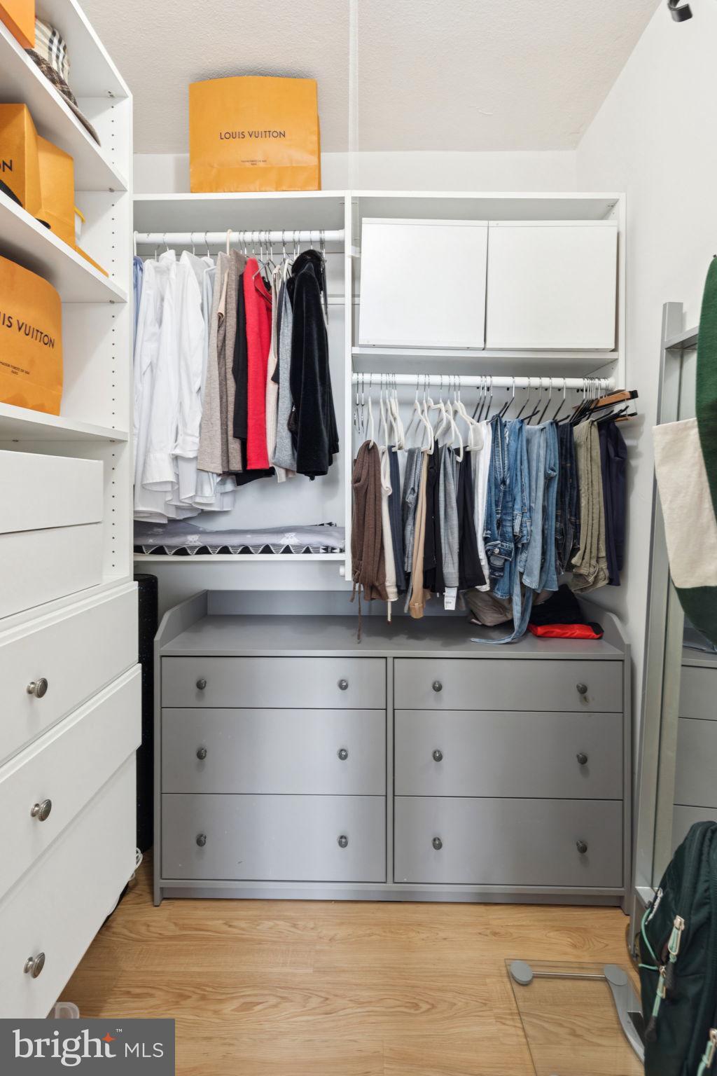 SOCIETY HILL - Residential