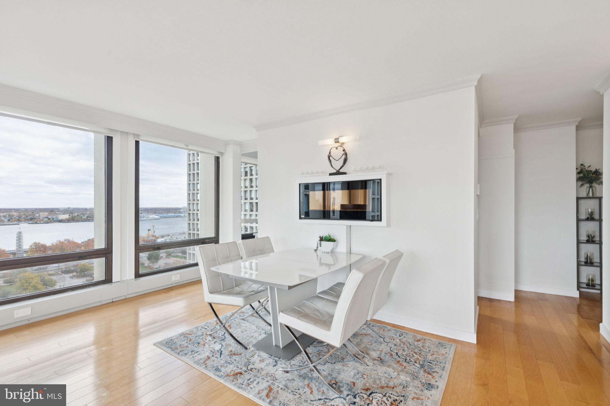 SOCIETY HILL - Residential