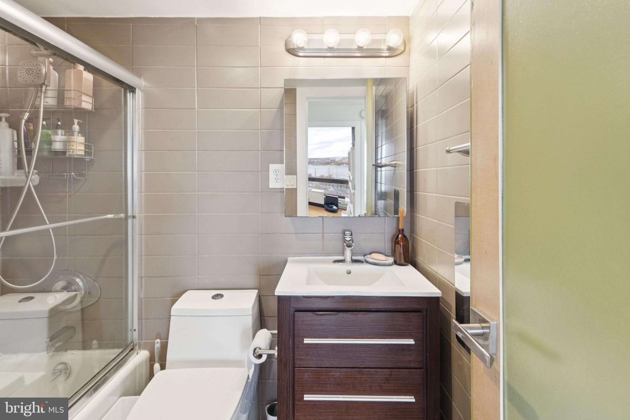 SOCIETY HILL - Residential