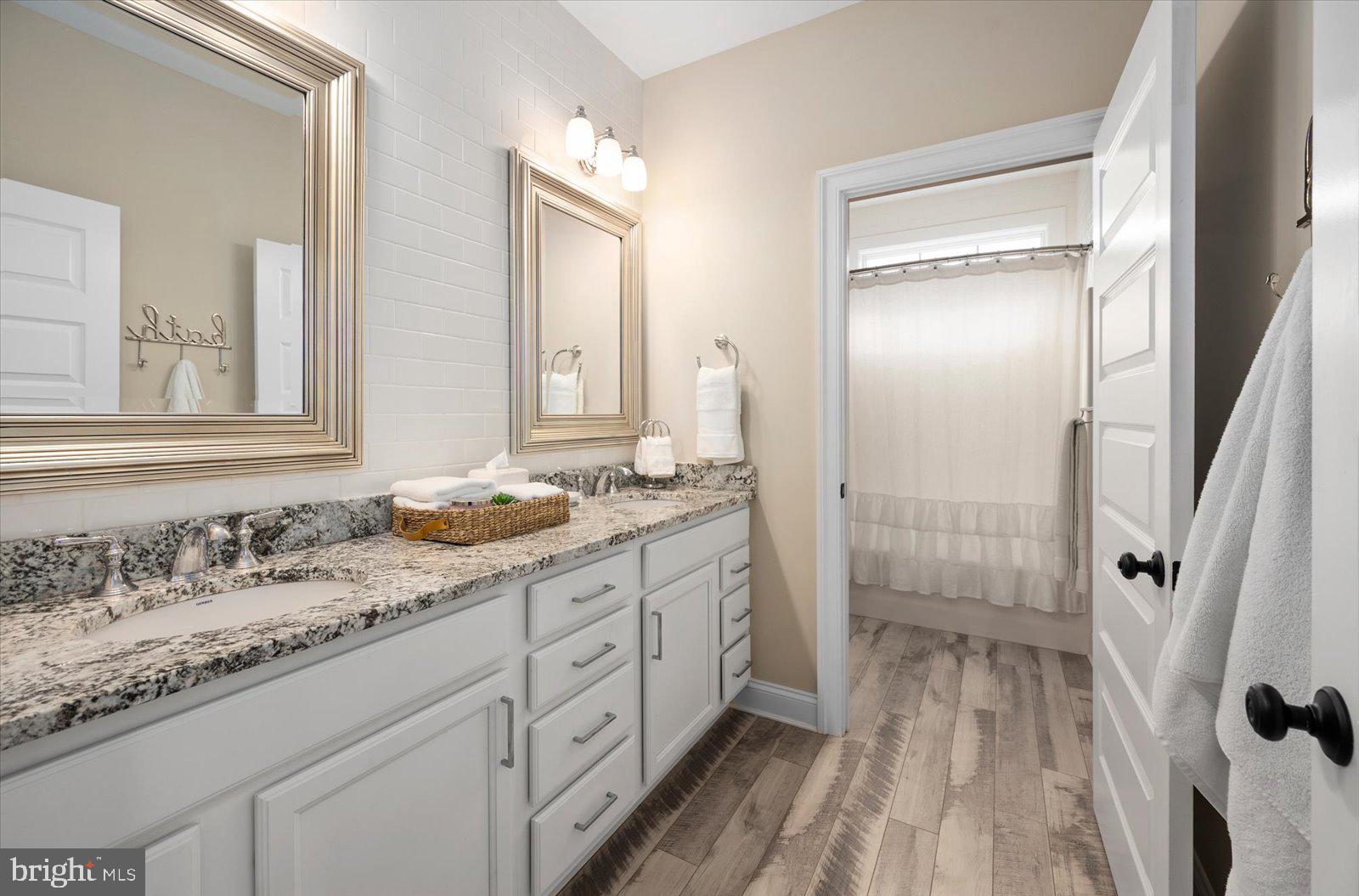 BAYSIDE - Residential