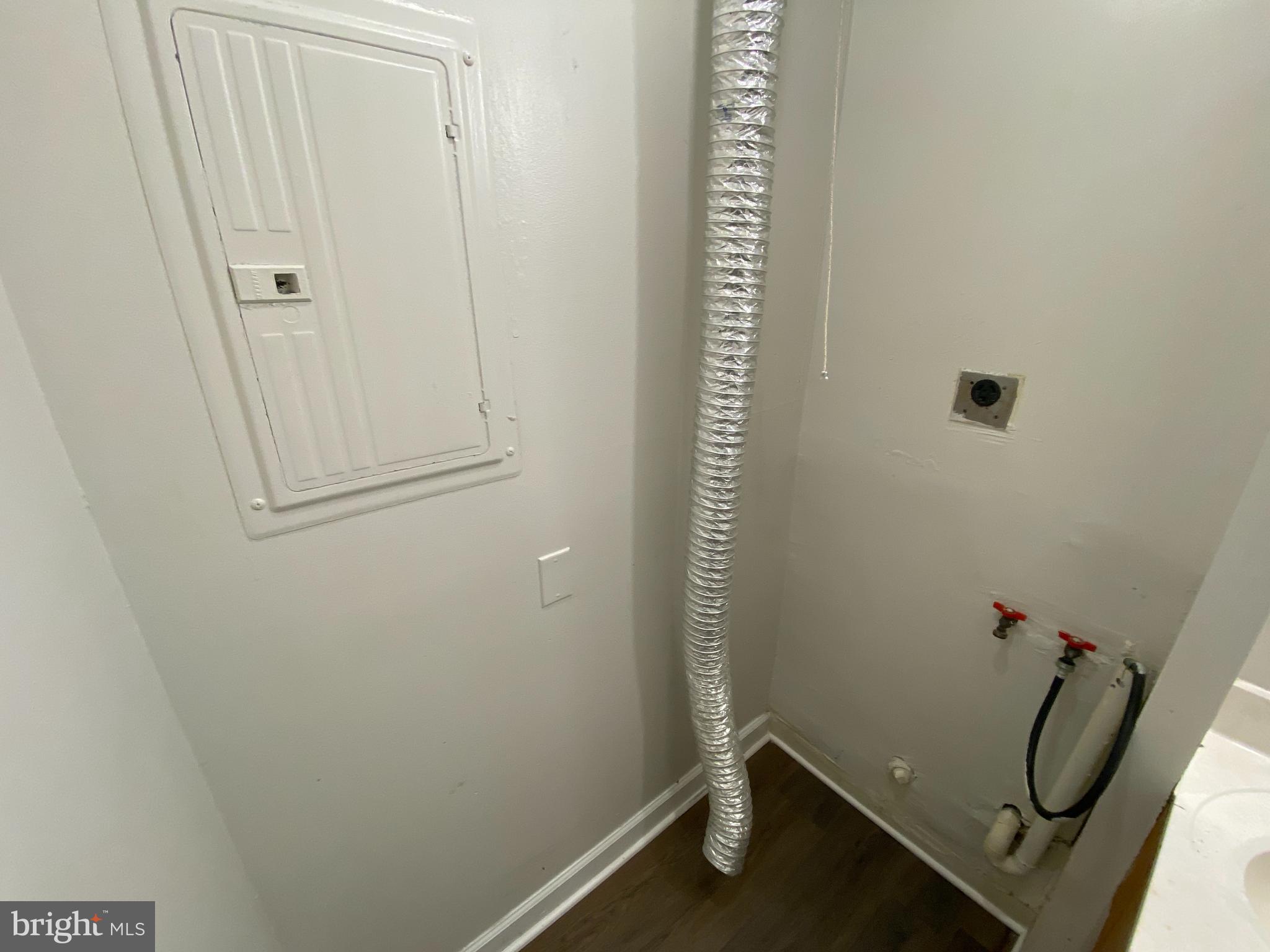 BERRY STREET CONDOMINIUMS - Residential Lease