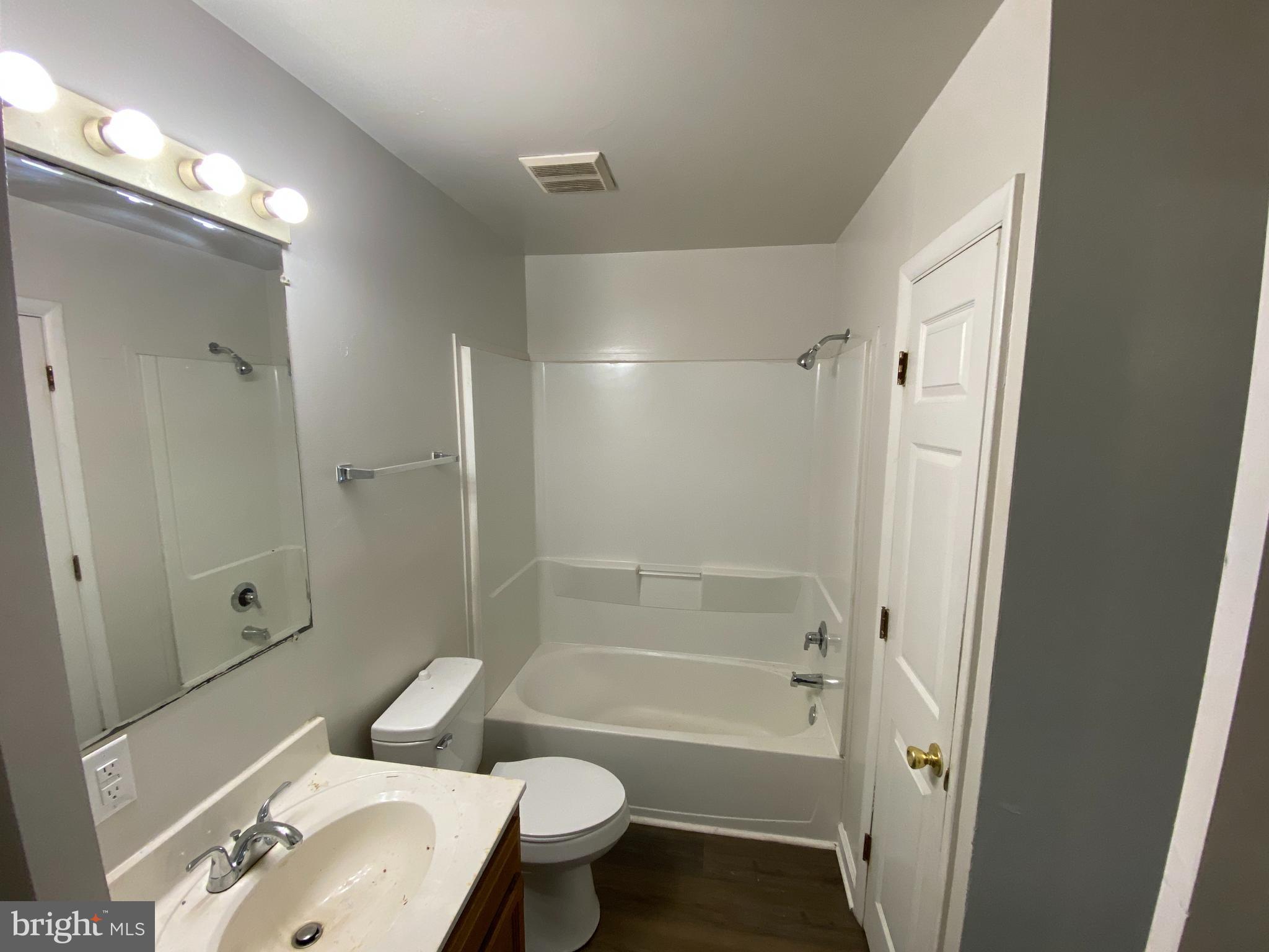 BERRY STREET CONDOMINIUMS - Residential Lease