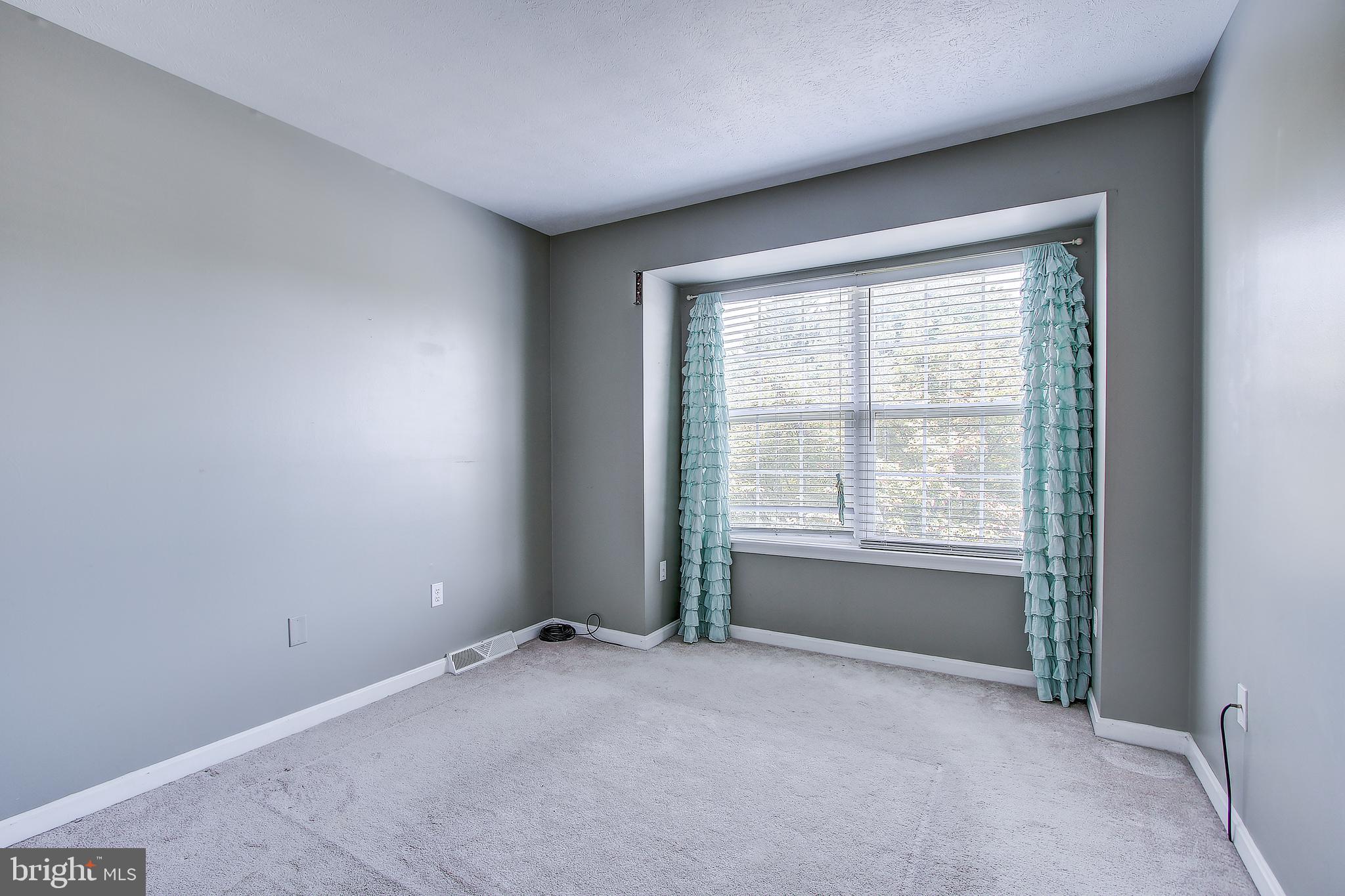 PINEY RIDGE VILLAGE - Residential Lease