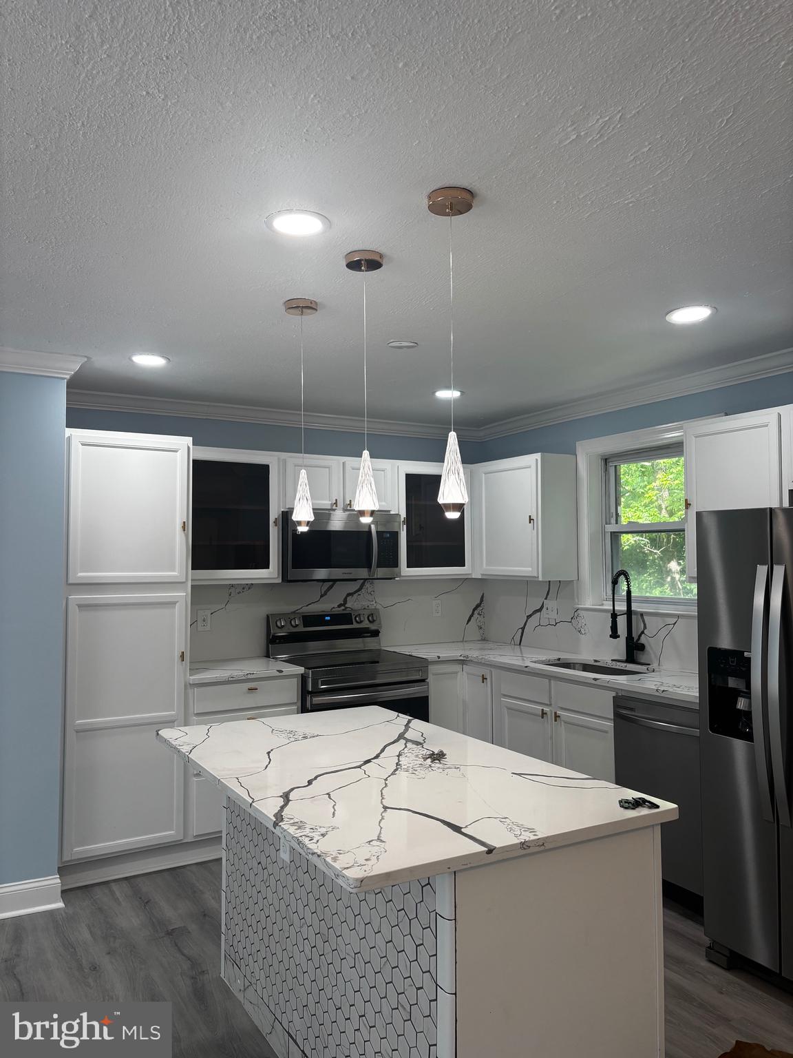 2116 TRAFALGAR DRIVE