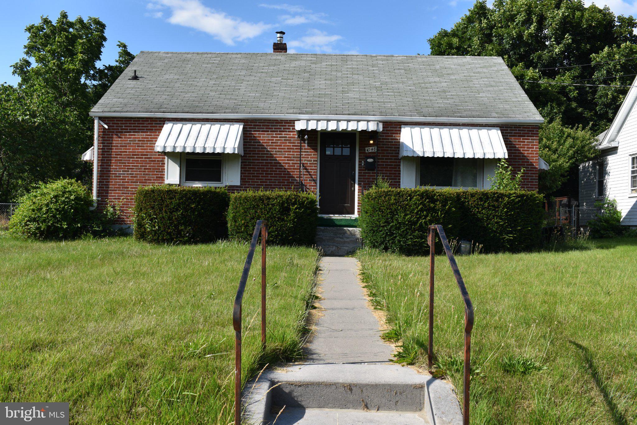 1048 WOODLAND AVENUE