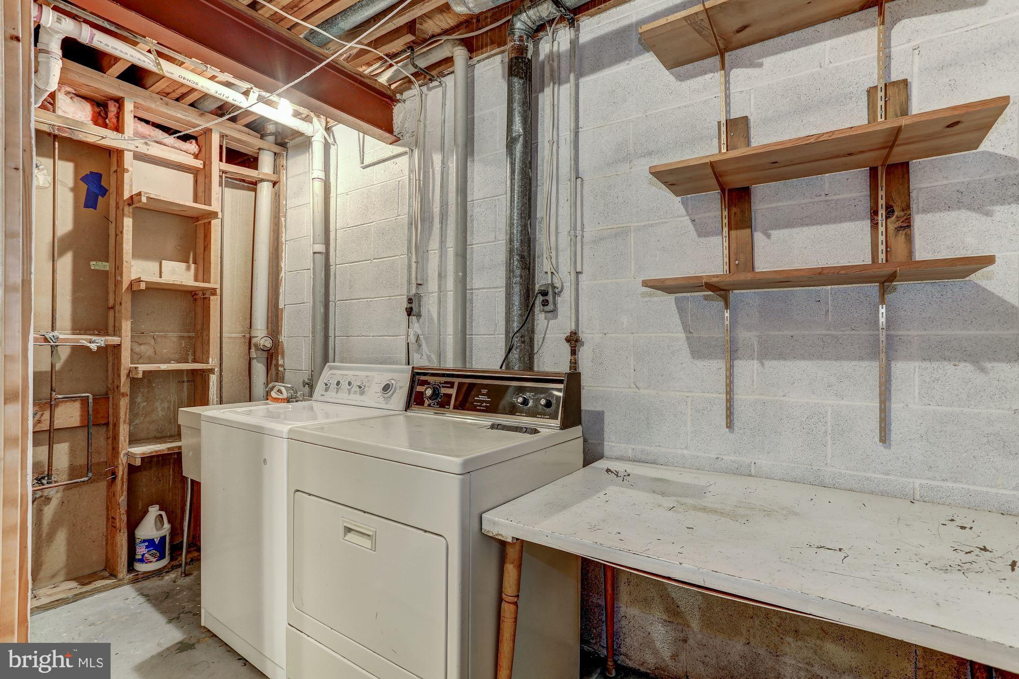 RESTON - Residential Lease