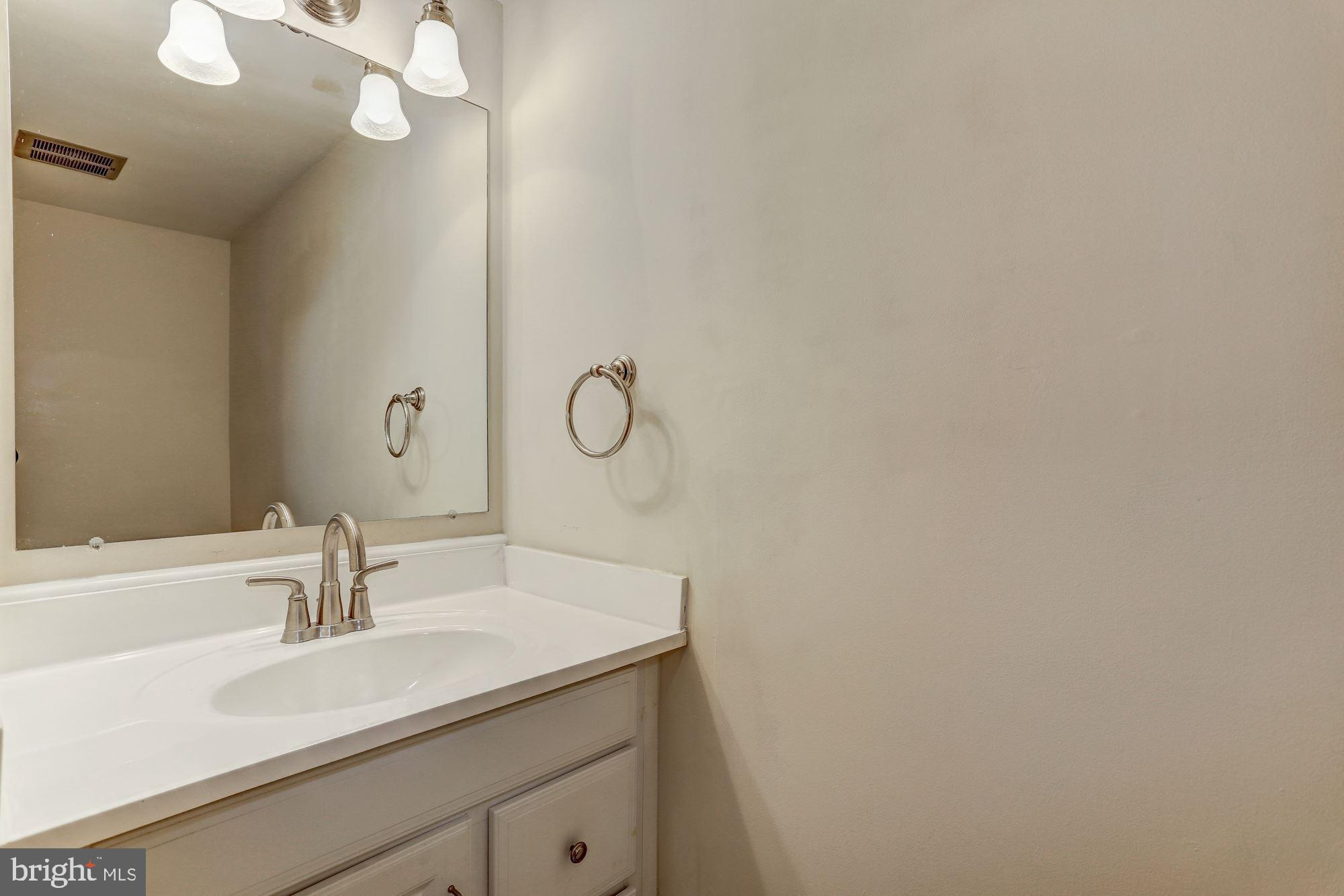 RESTON - Residential Lease