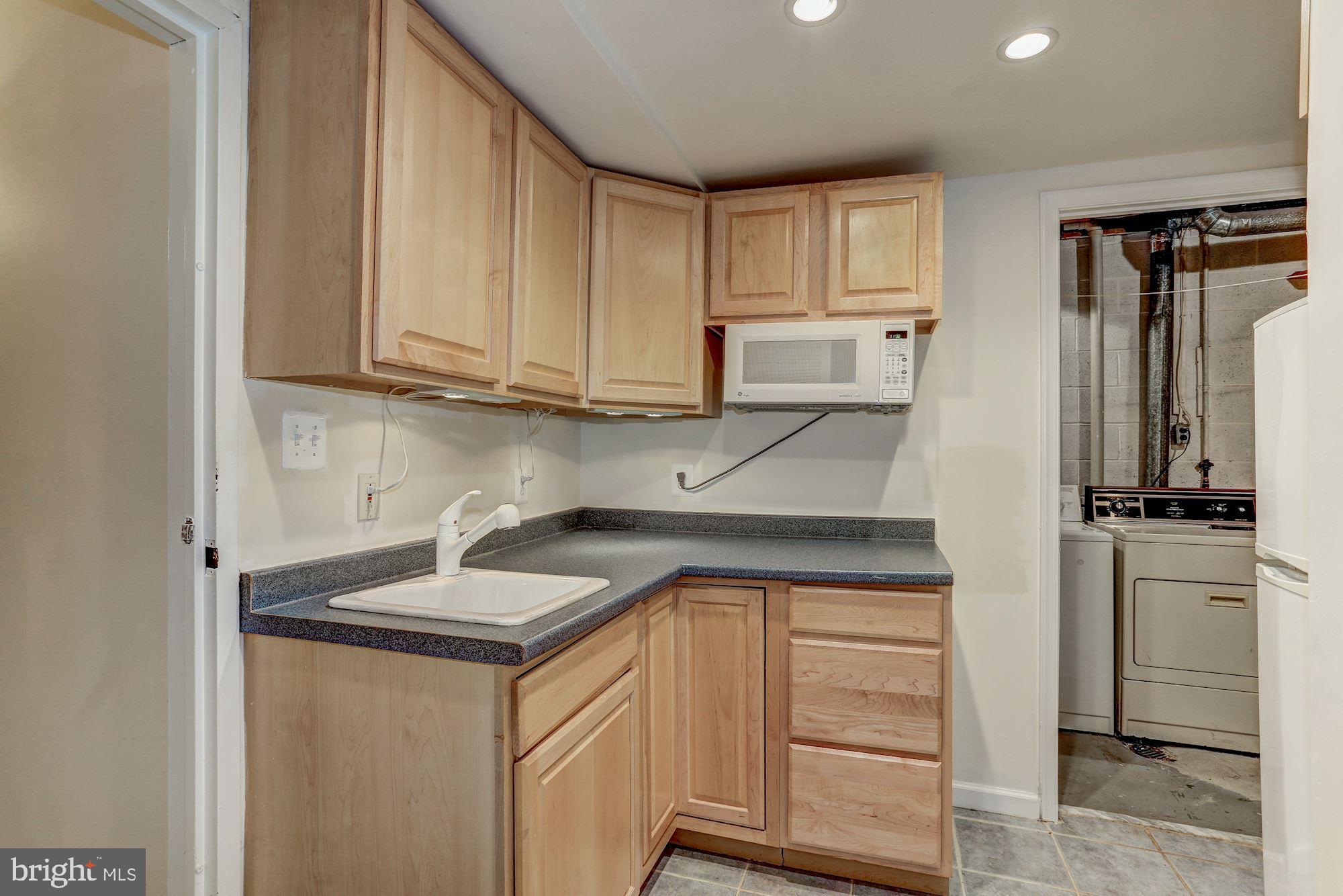 RESTON - Residential Lease