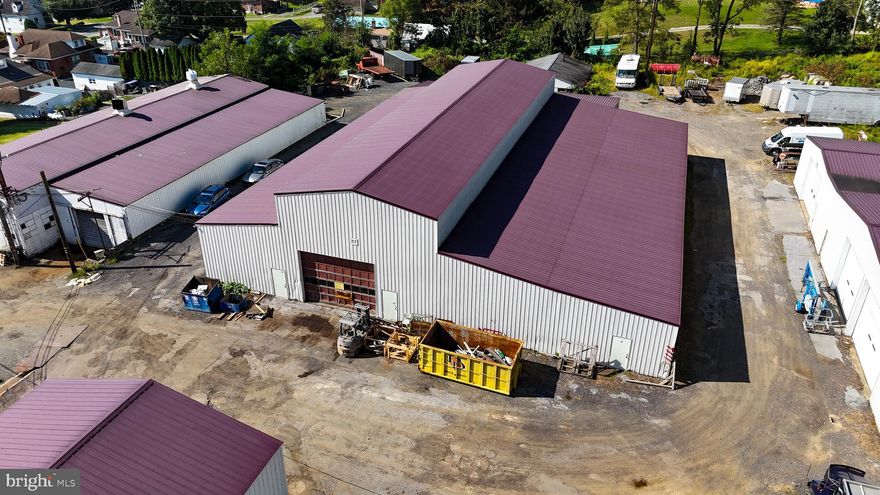 Commercial space for lease in a prime location.  10,000+- sq. ft. of open space ideal for various commercial uses.  Off street parking available for tenants and visitors.   Electric service available (200+ amp service).