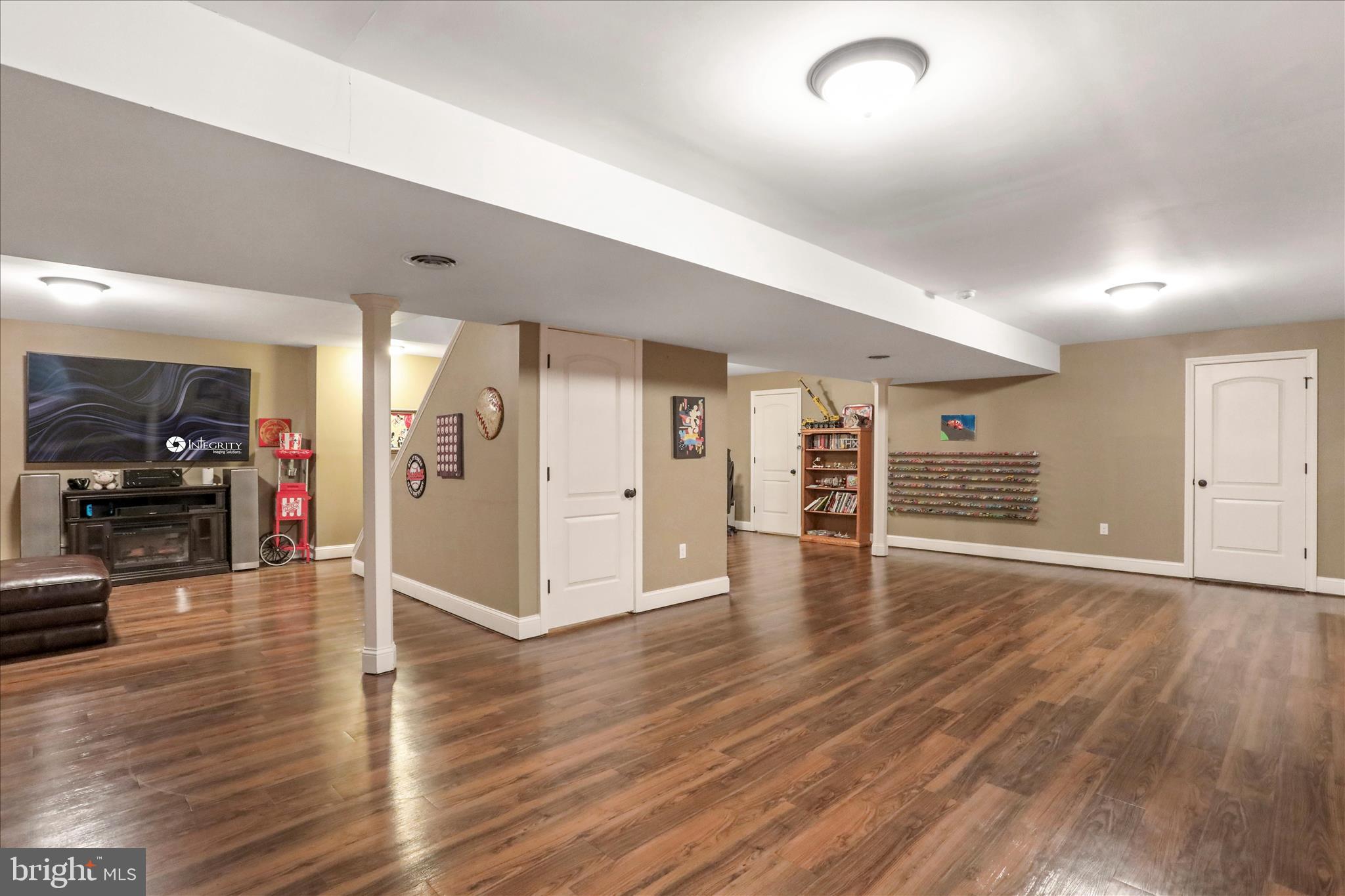 ROLLING HILLS ESTATES - Residential