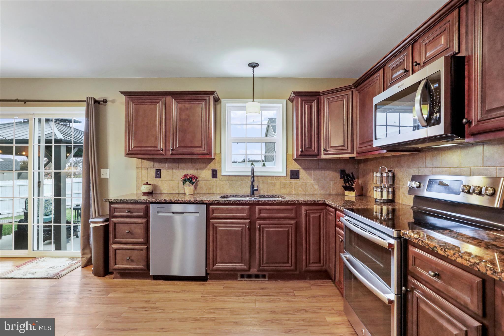 ROLLING HILLS ESTATES - Residential