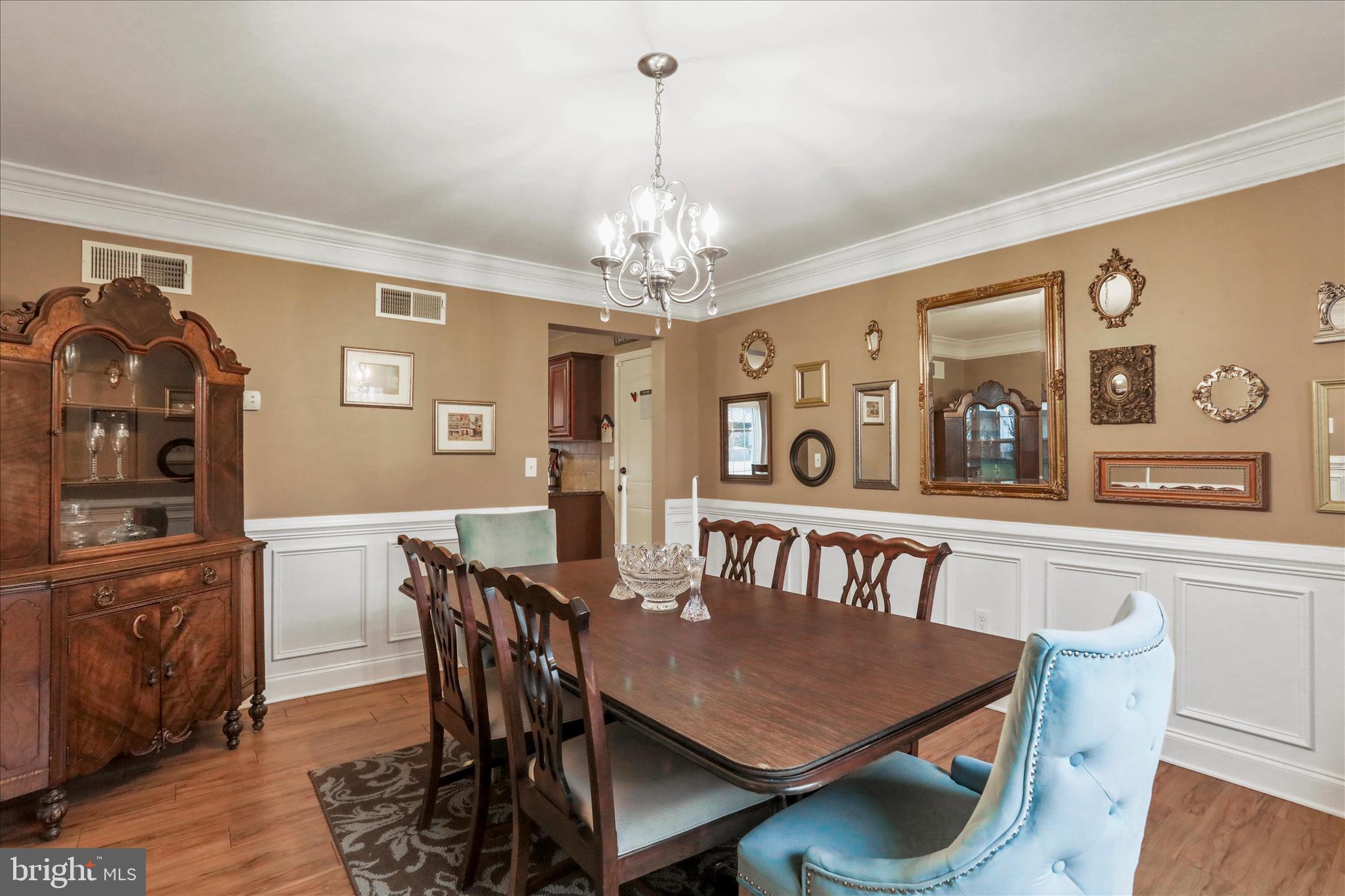 ROLLING HILLS ESTATES - Residential