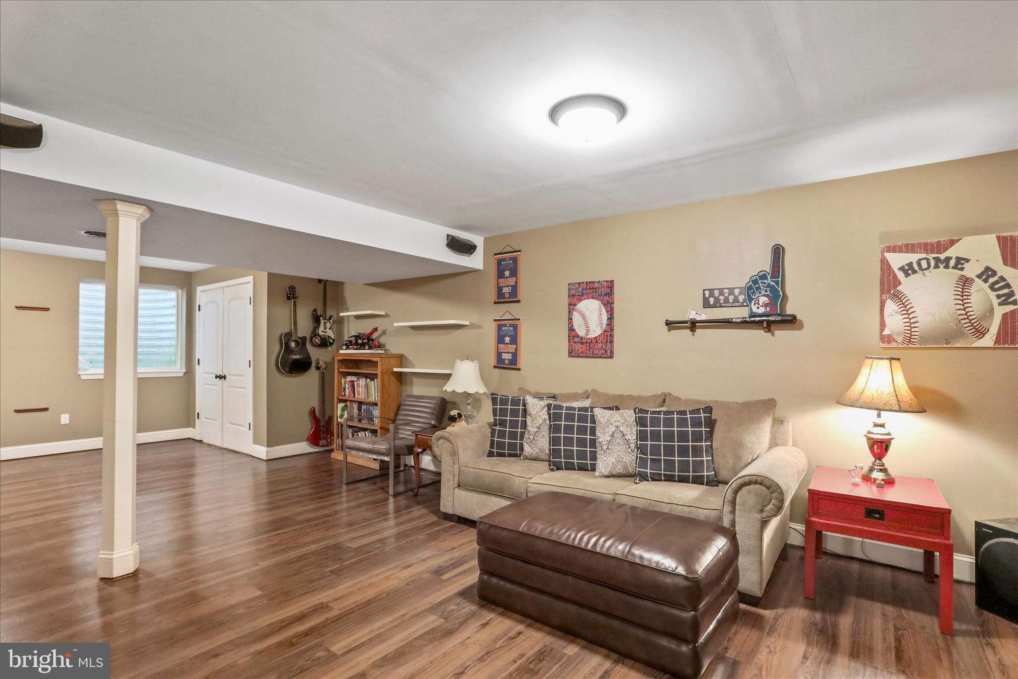 ROLLING HILLS ESTATES - Residential