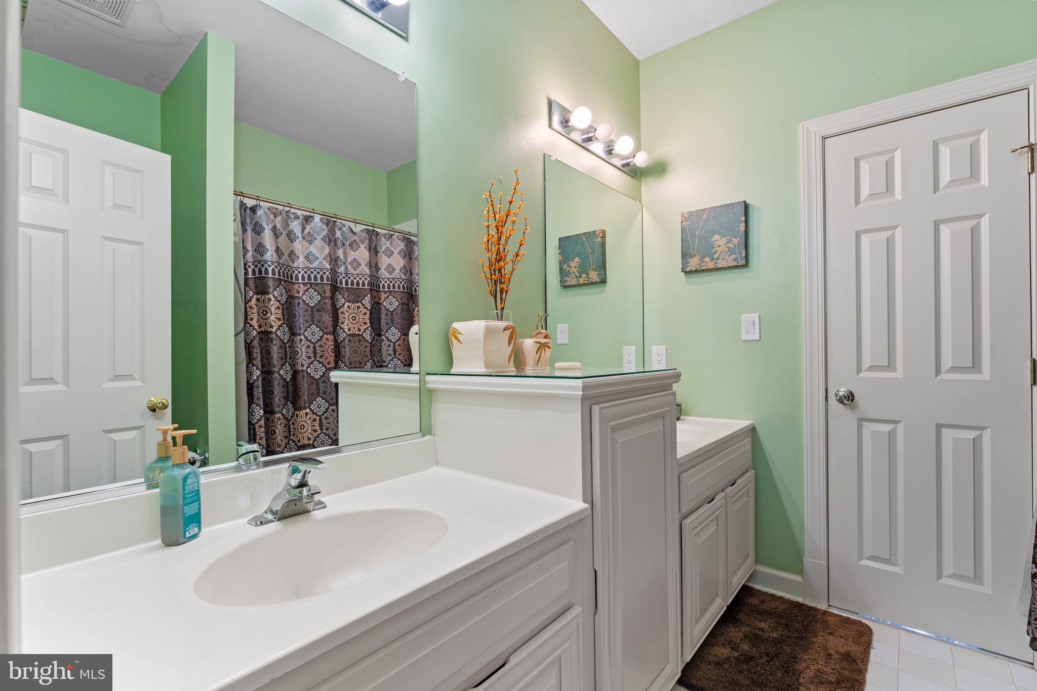 ASHBURN FARM - Residential