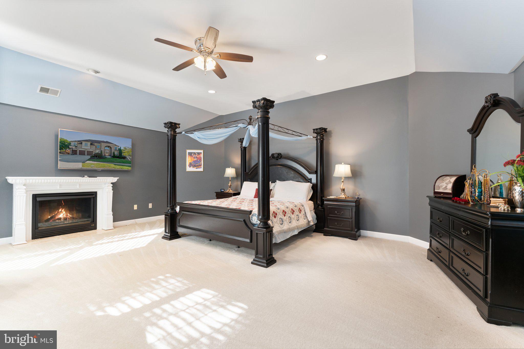 ASHBURN FARM - Residential