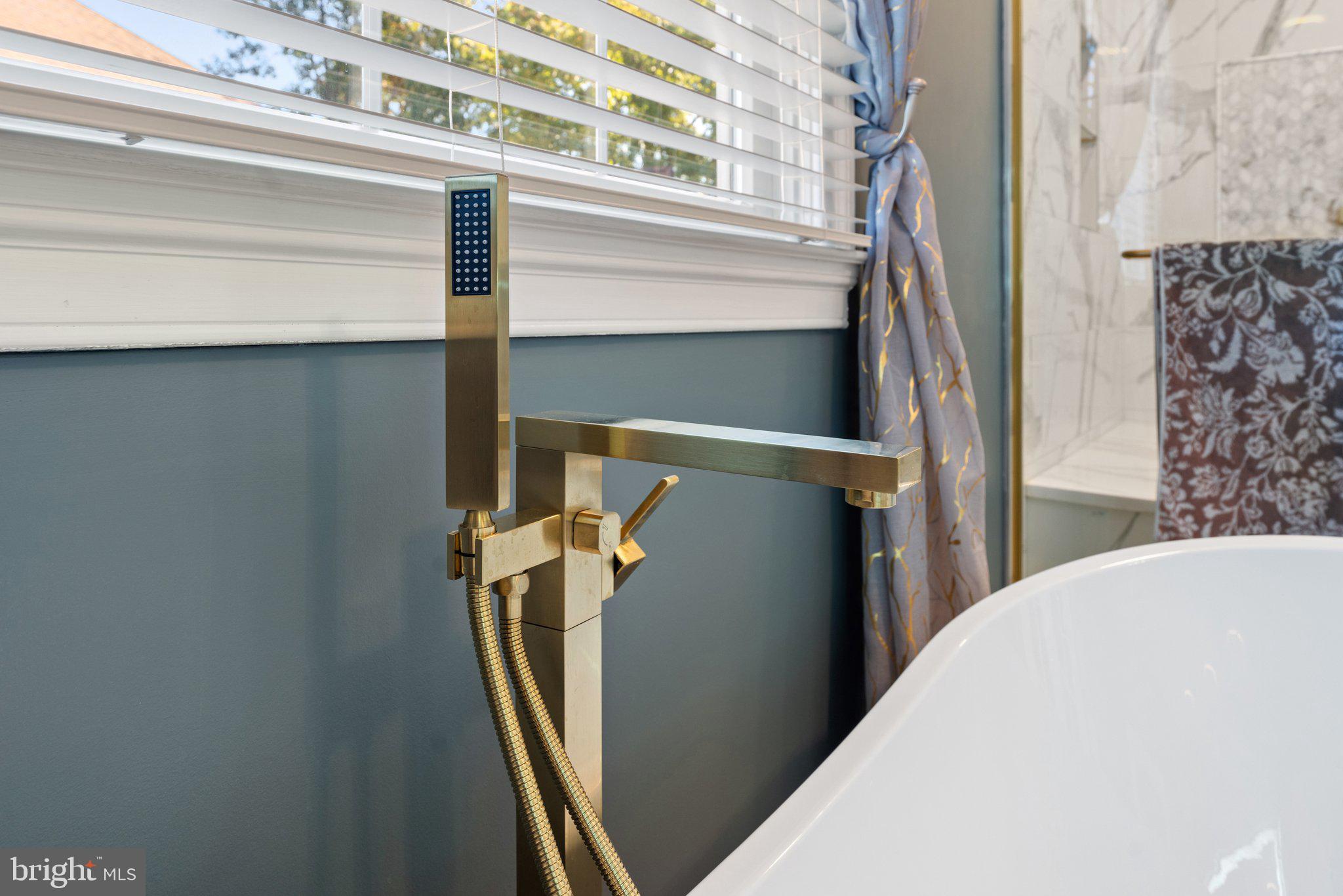 ASHBURN FARM - Residential