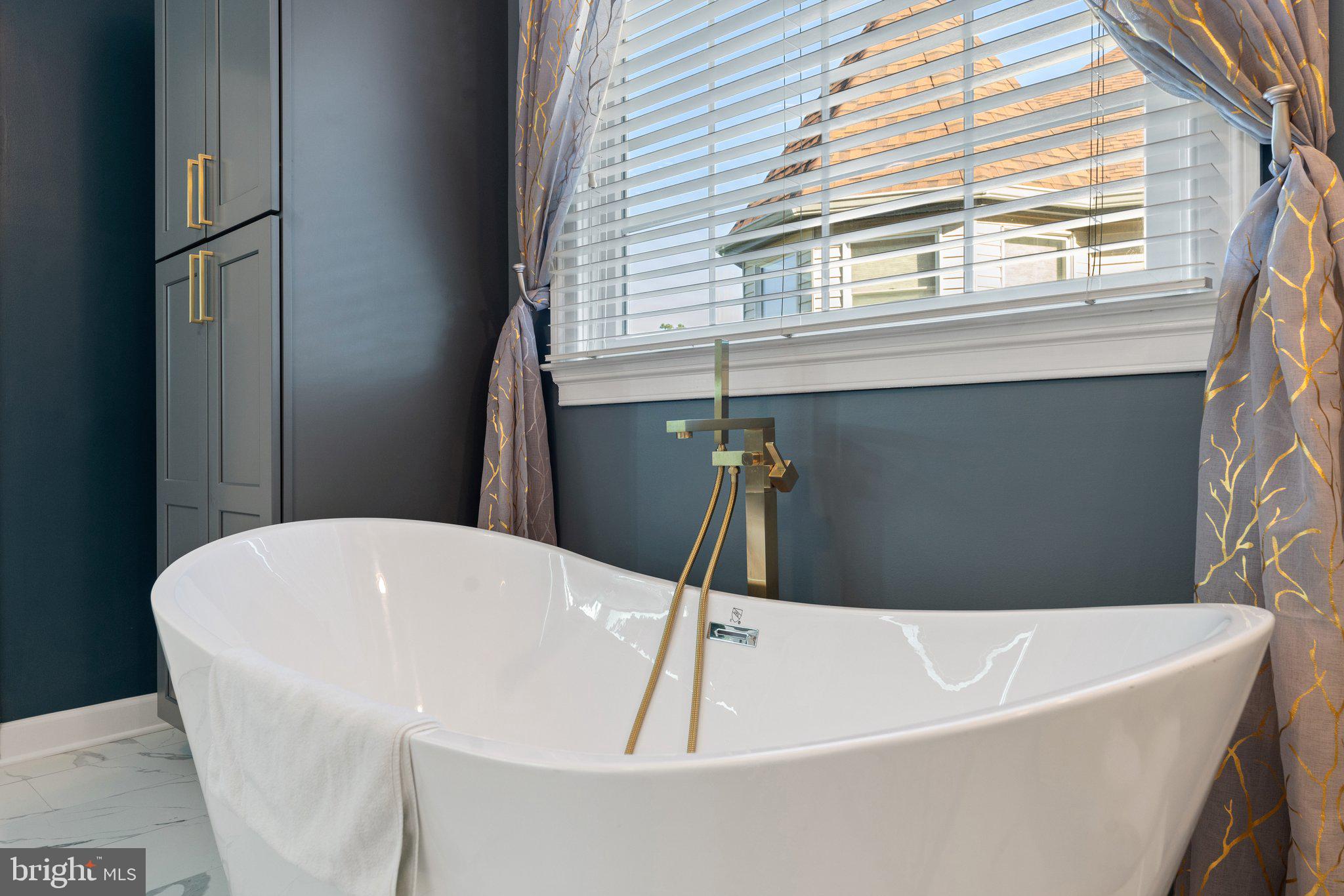 ASHBURN FARM - Residential