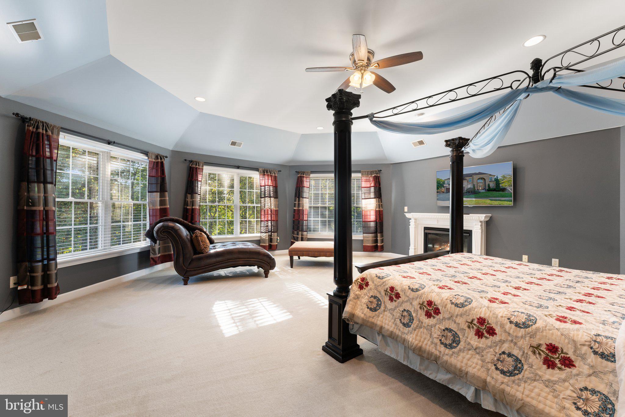 ASHBURN FARM - Residential