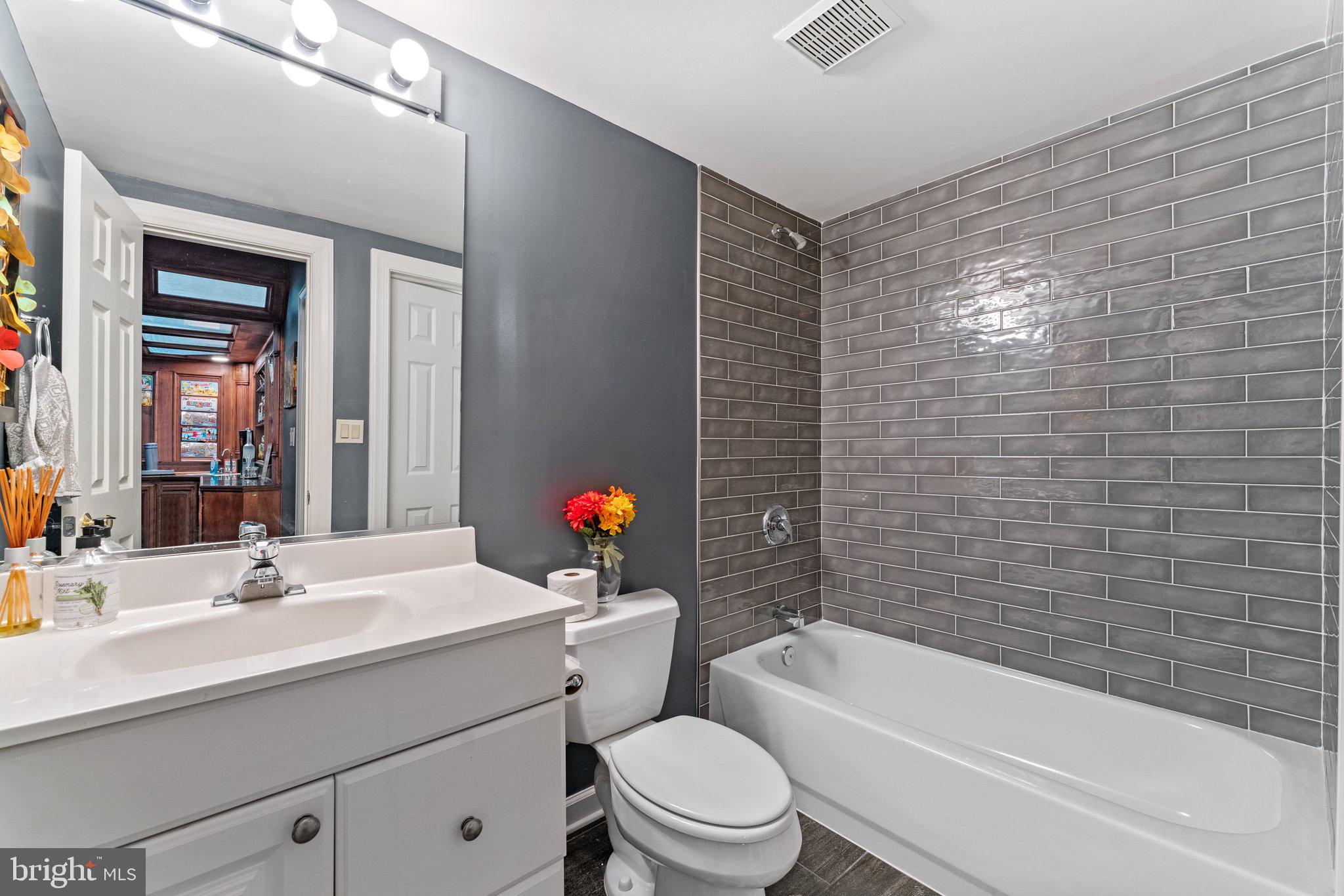 ASHBURN FARM - Residential