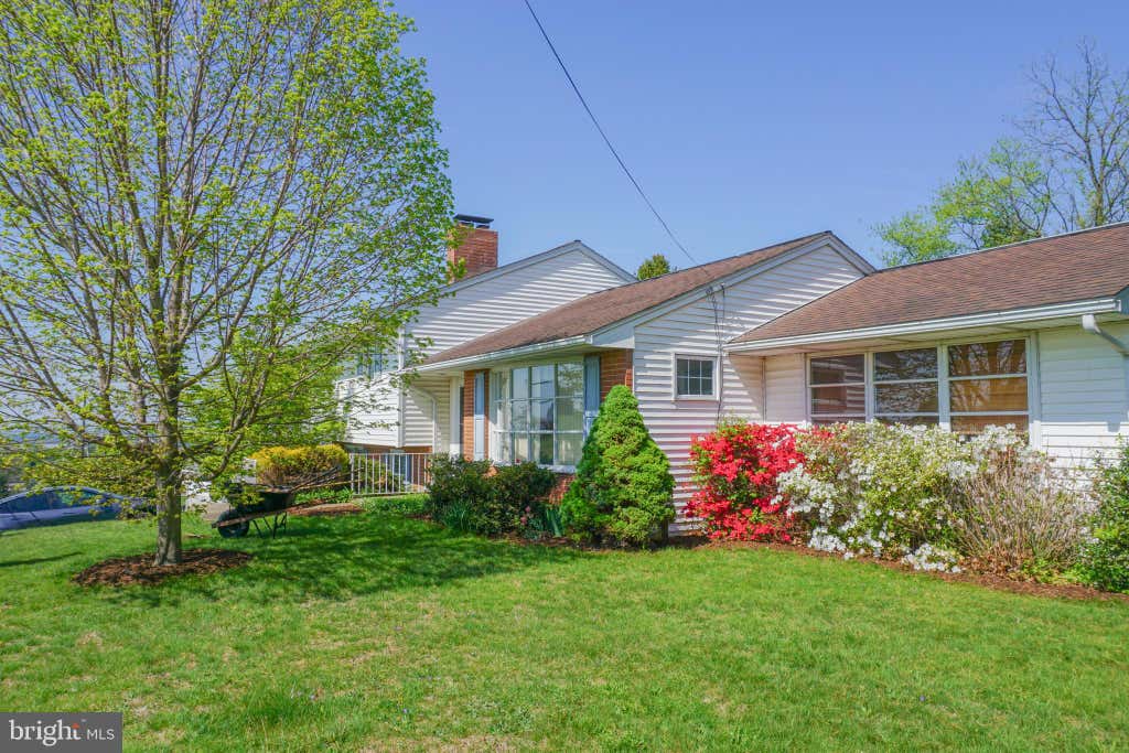 Photo of 379 Hilldale Road, HOLTWOOD, PA 17532 (MLS # PALA2090186)