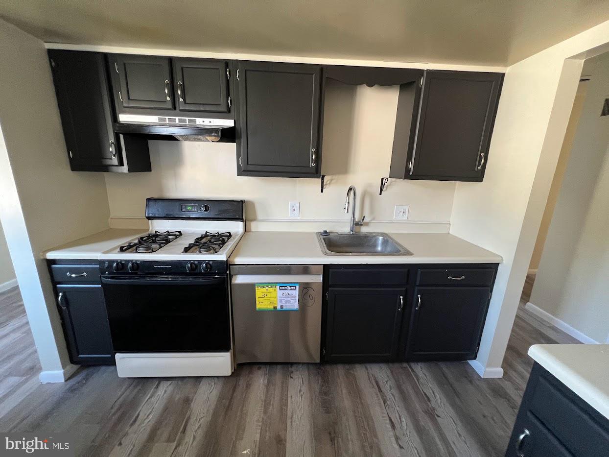 LAUREL SPRINGS - Residential