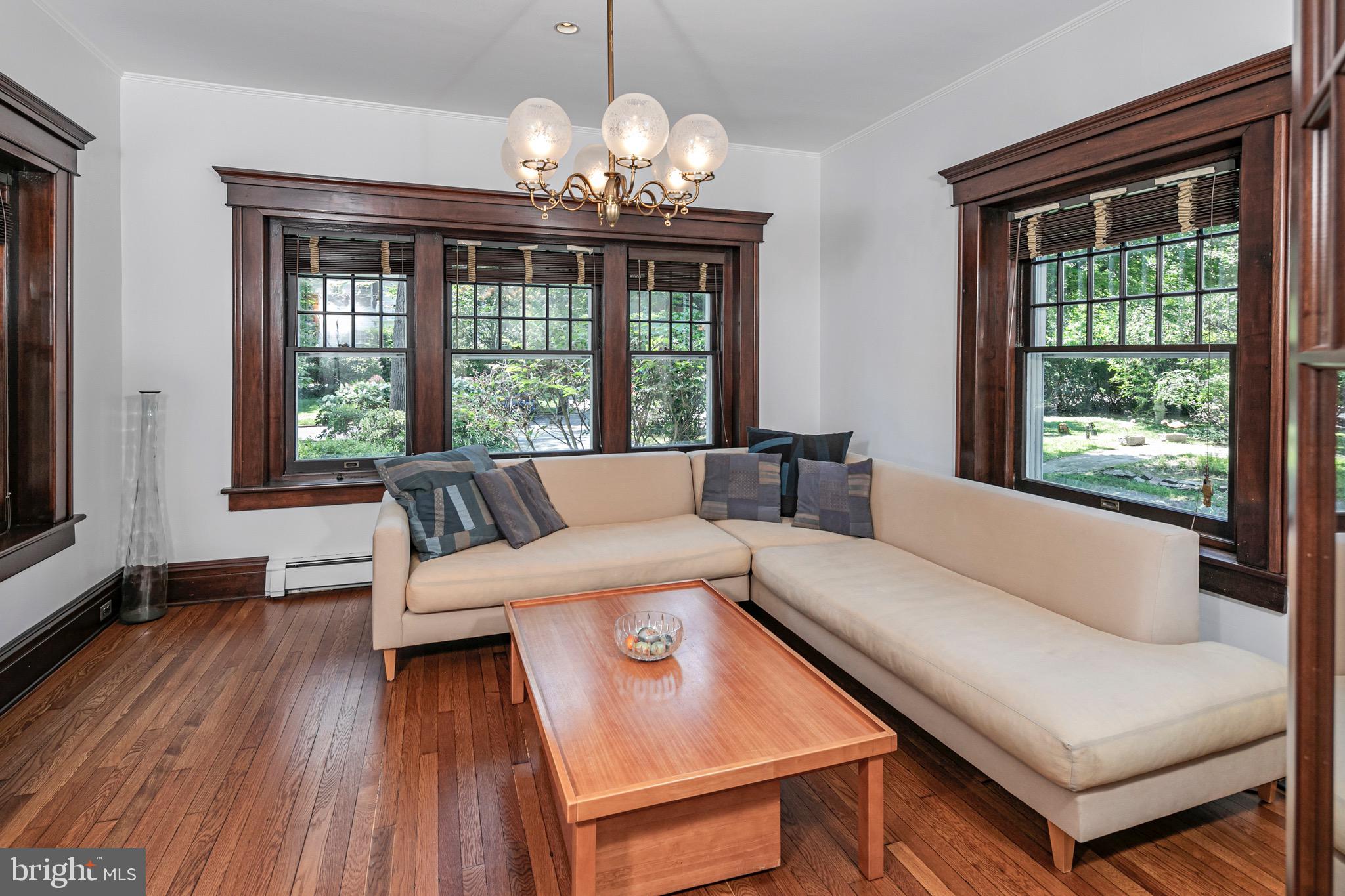 3 EVELYN PLACE