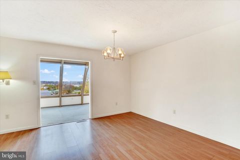 Tiny photo for 34 Jean Lo Way, YORK, PA 17406 (MLS # PAYK2092926)