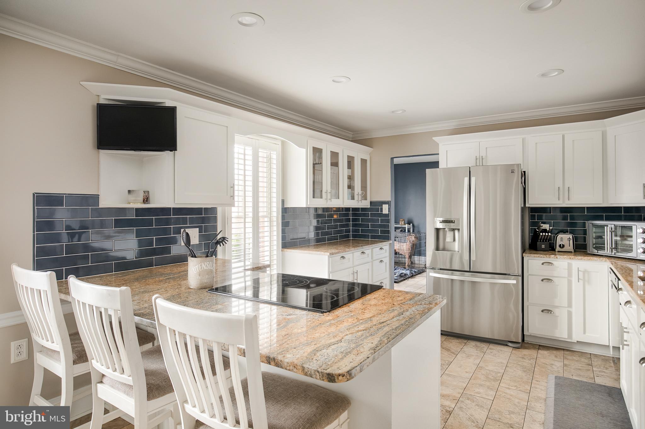 135 OAK RIDGE LANE