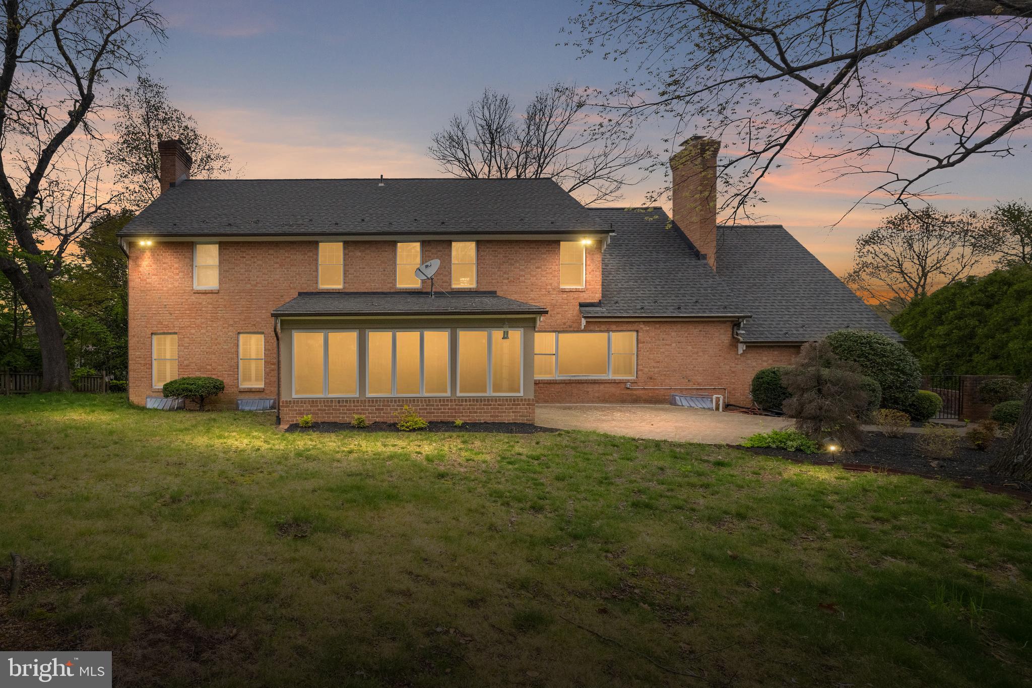 135 OAK RIDGE LANE