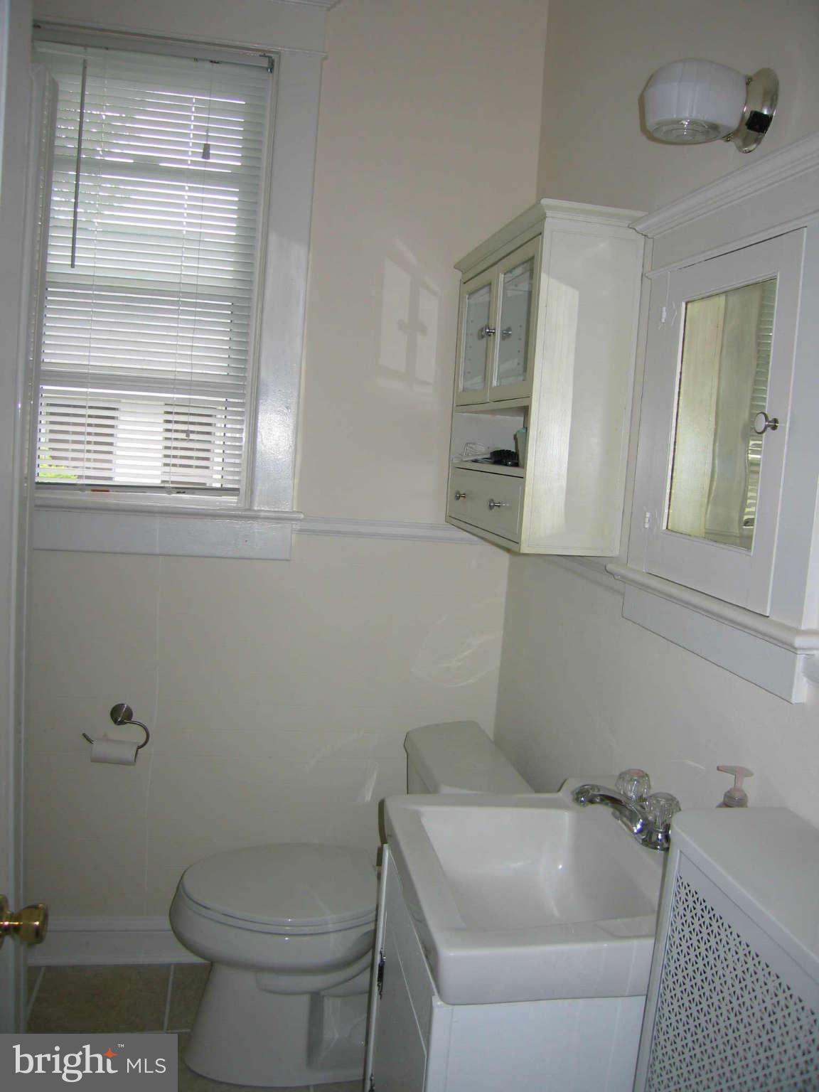 CLARENDON - Residential Lease