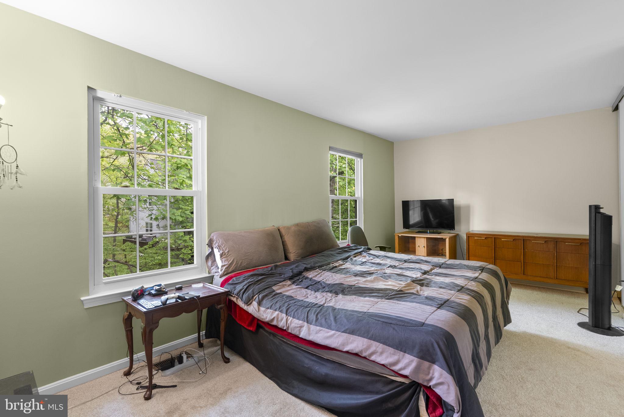 WOODLAND HILLS - Residential