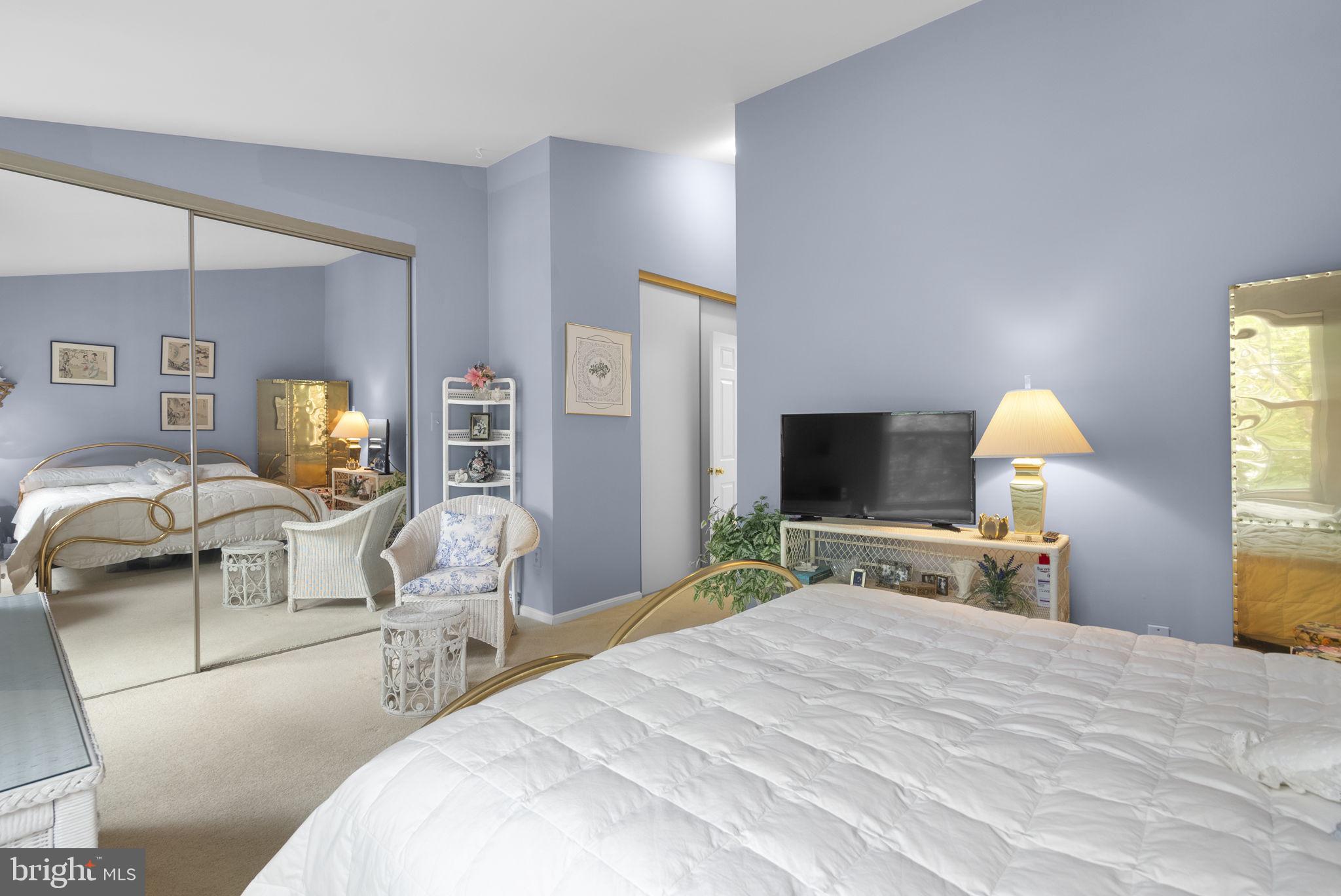 WOODLAND HILLS - Residential