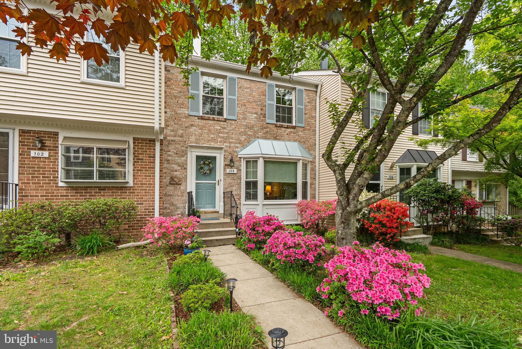 WOODLAND HILLS - Residential