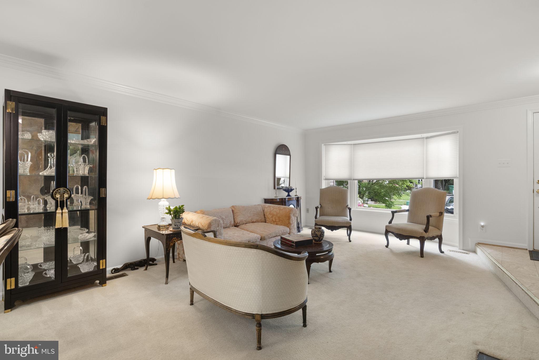 WOODLAND HILLS - Residential