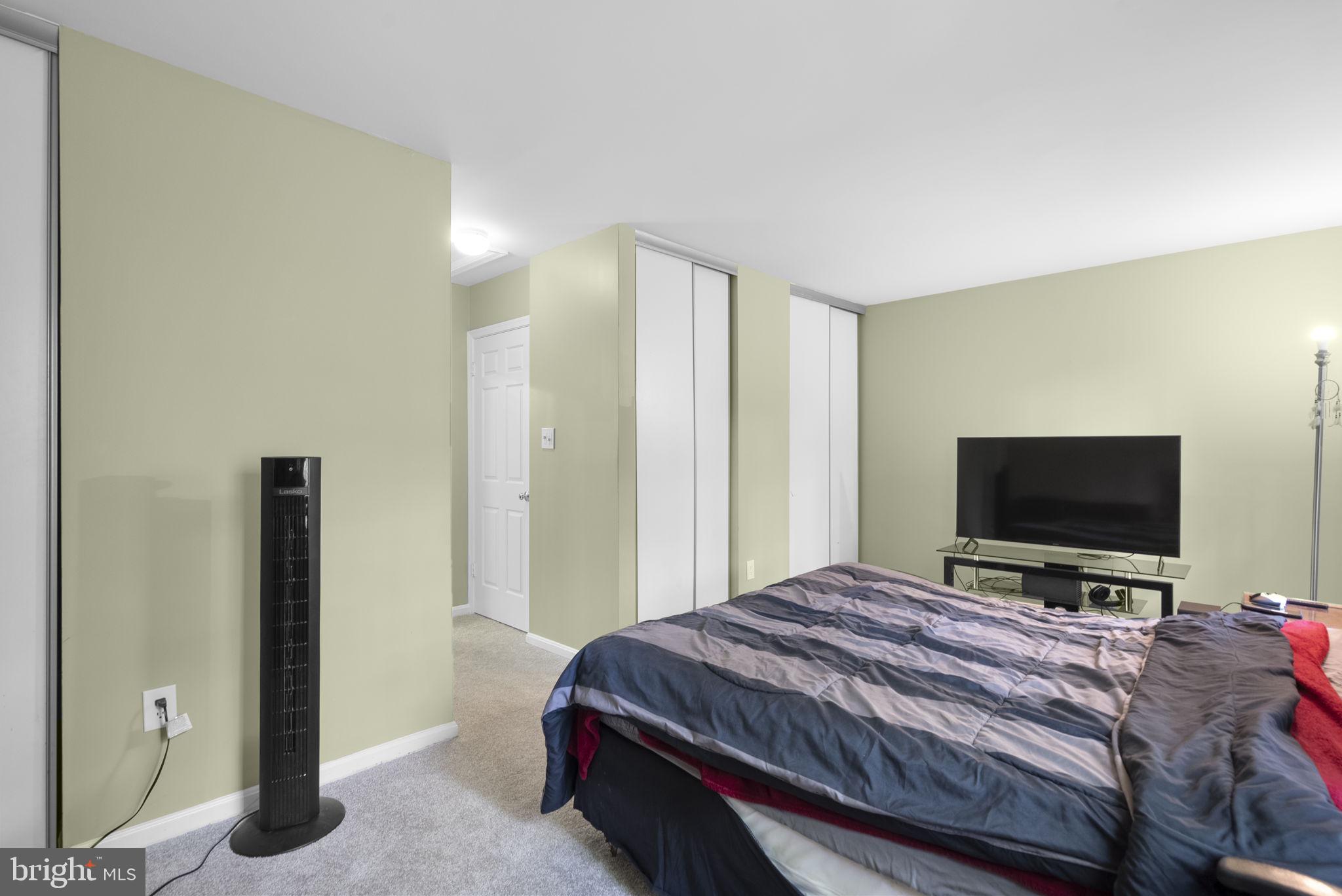 WOODLAND HILLS - Residential