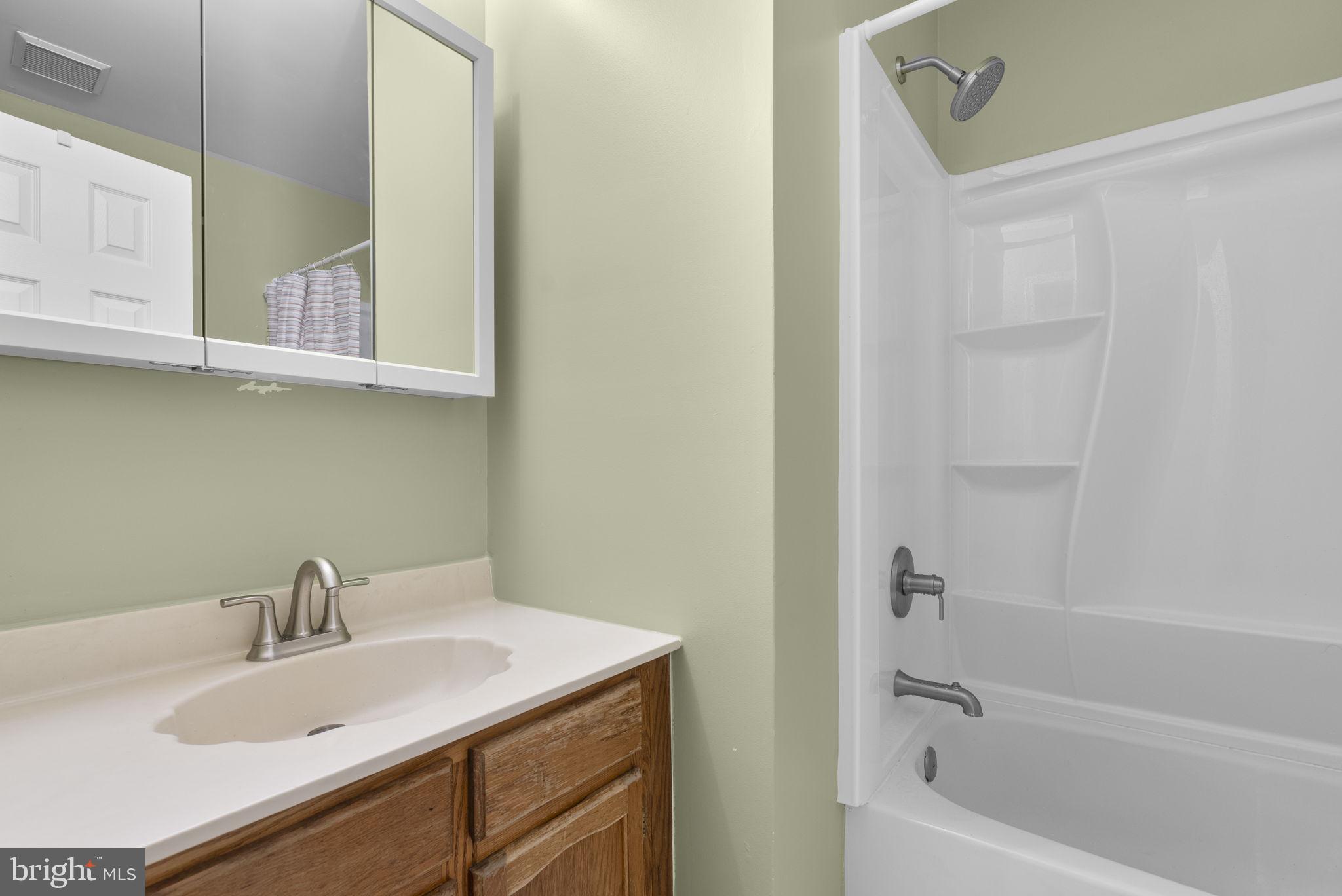 WOODLAND HILLS - Residential