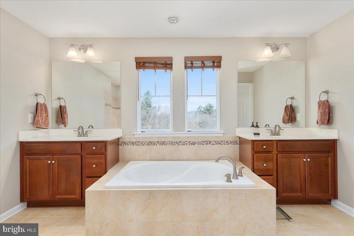 SABER RIDGE - Residential