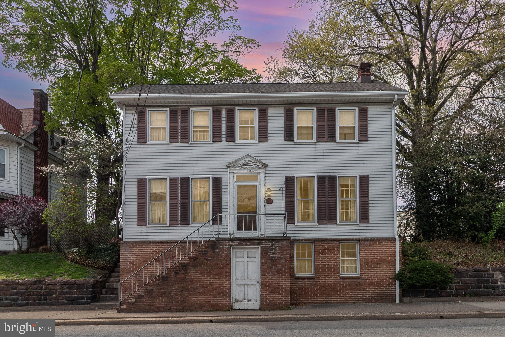 125 N MARKET STREET
