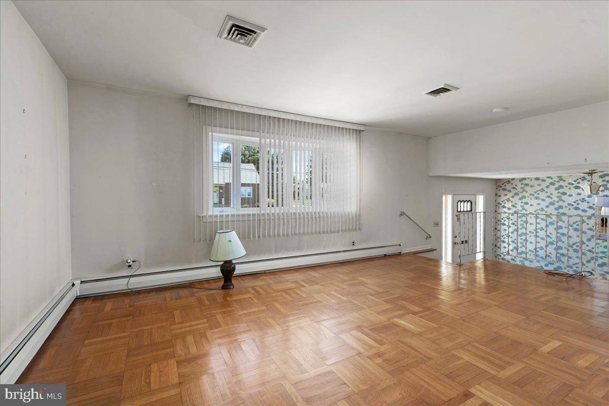 BUSTLETON - Residential