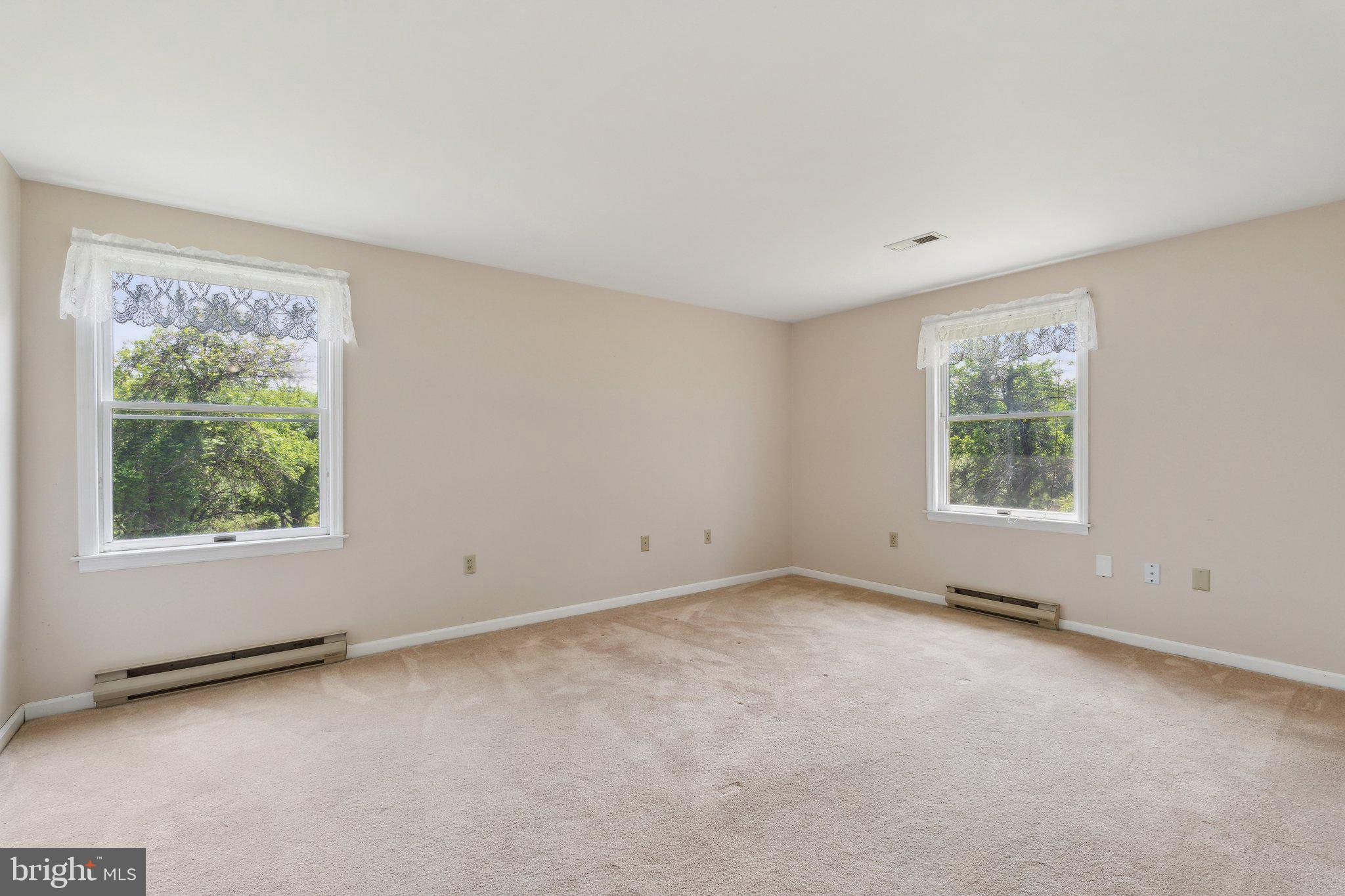 LOVETTSVILLE - Residential Lease