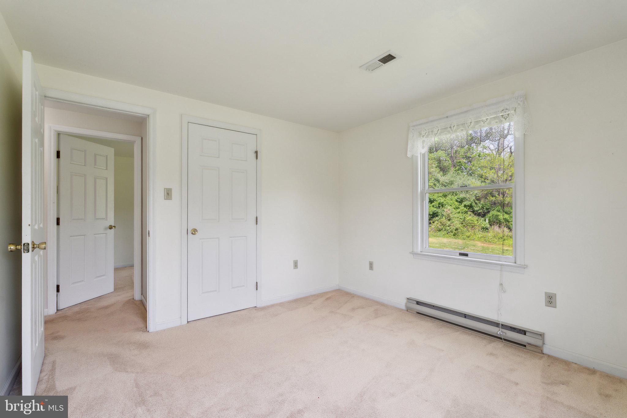 LOVETTSVILLE - Residential Lease