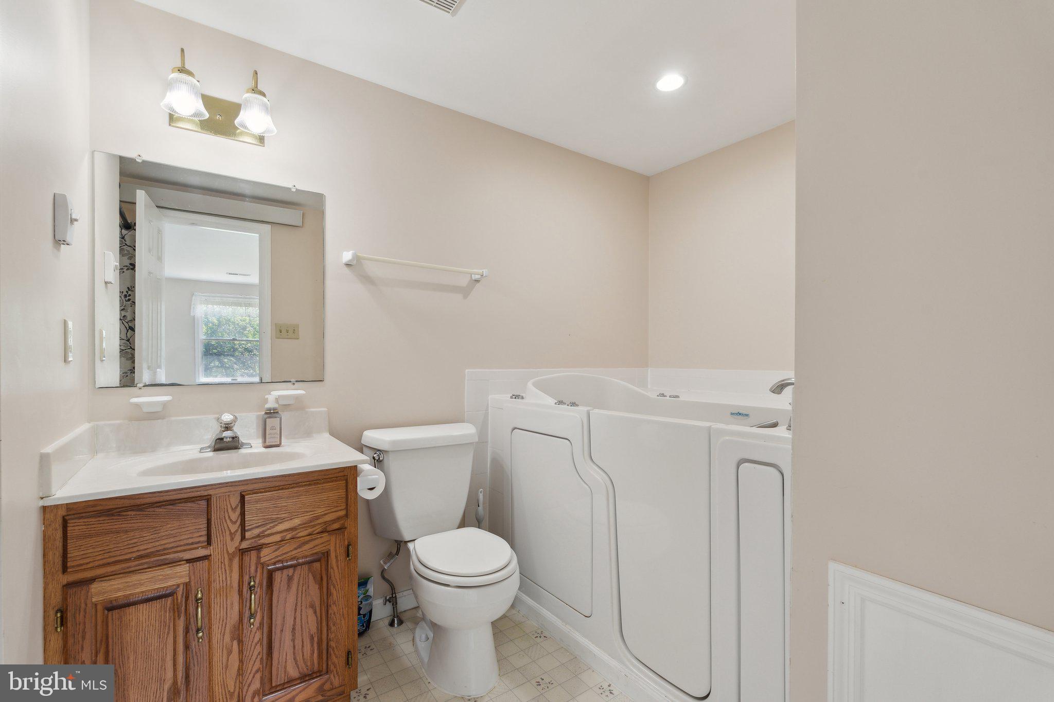 LOVETTSVILLE - Residential Lease